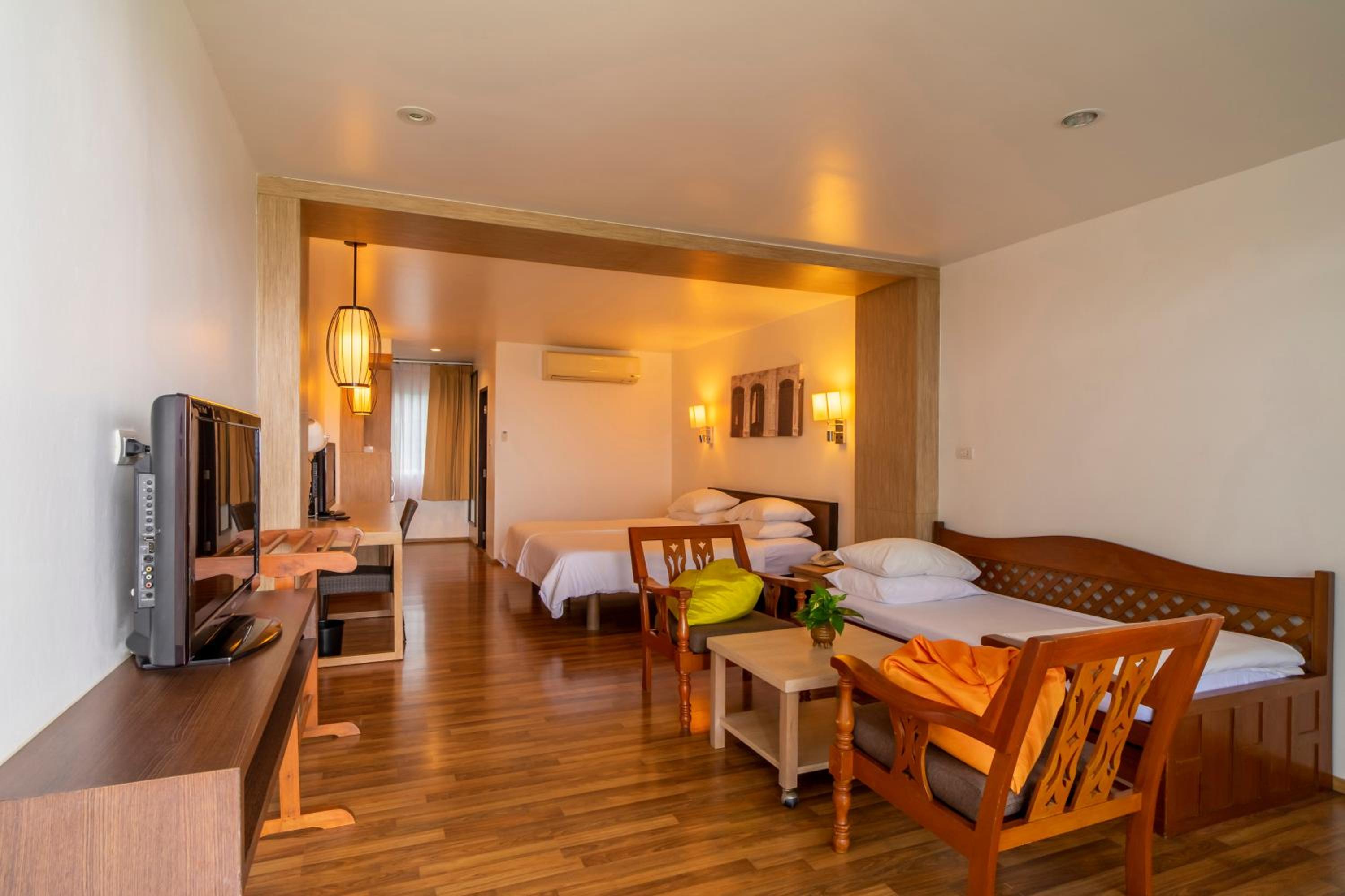 Family Room with Sea View - Photo 11