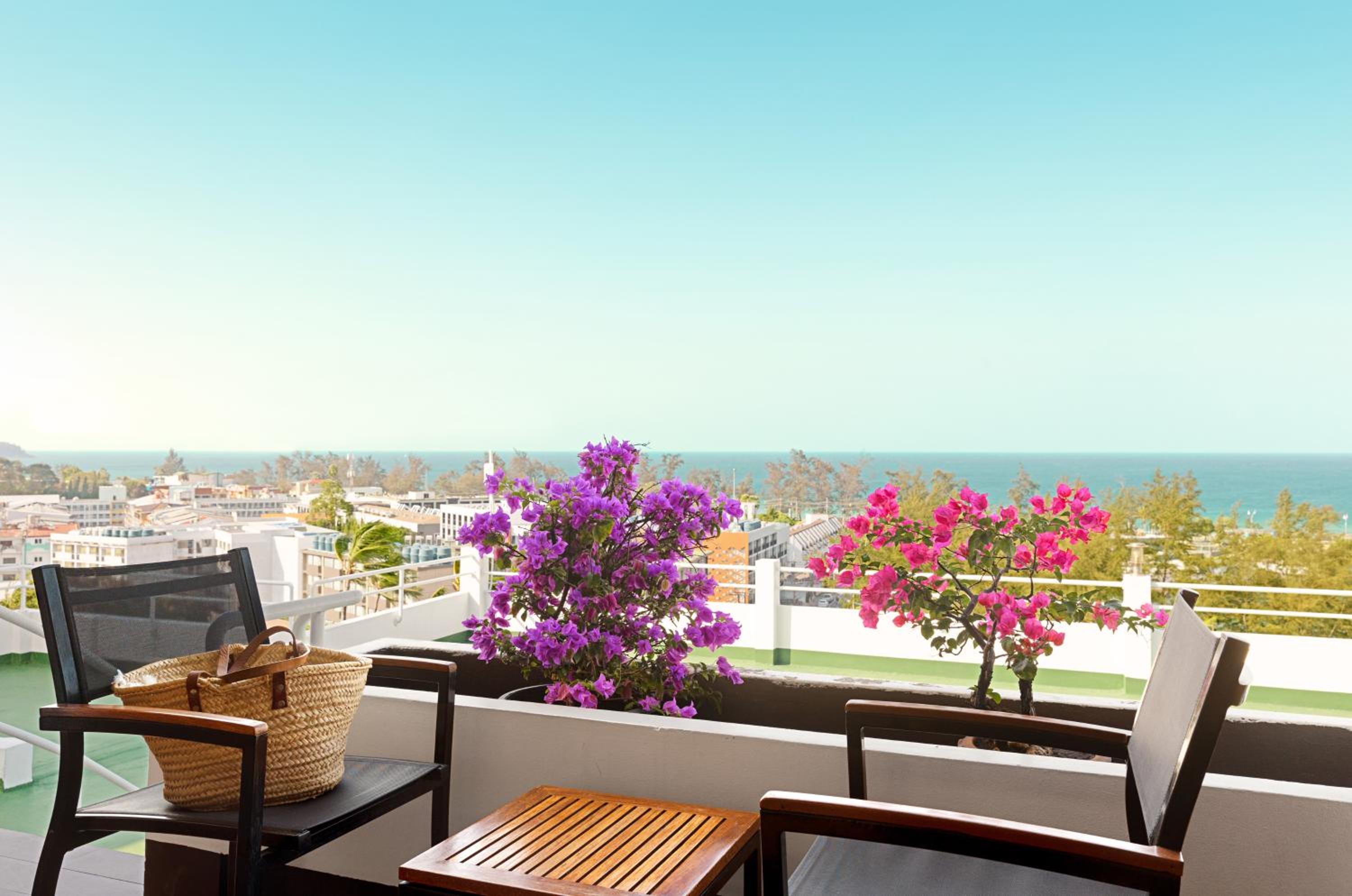 Family Room with Sea View - Photo 3