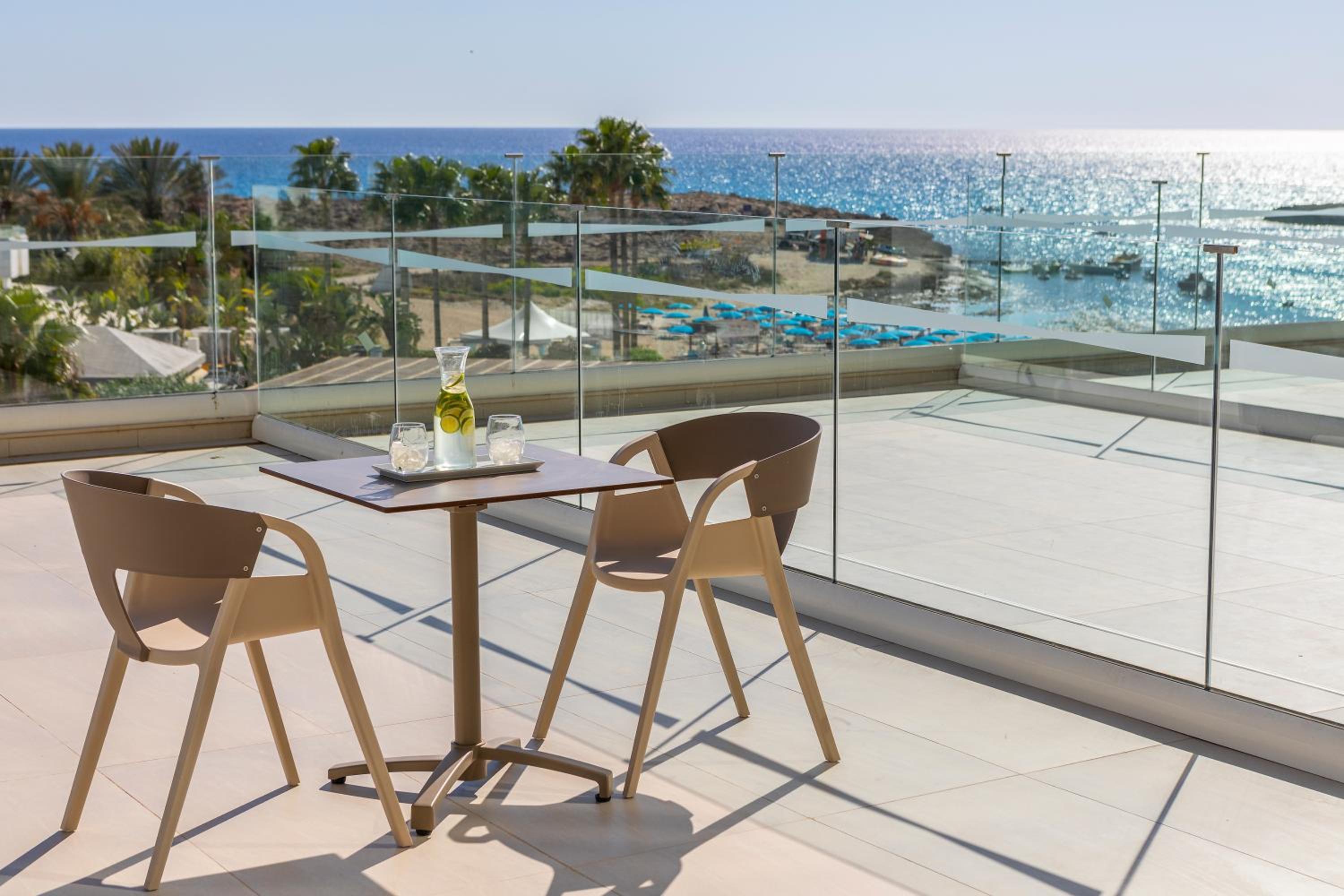 Family Room with Sea View photo 3