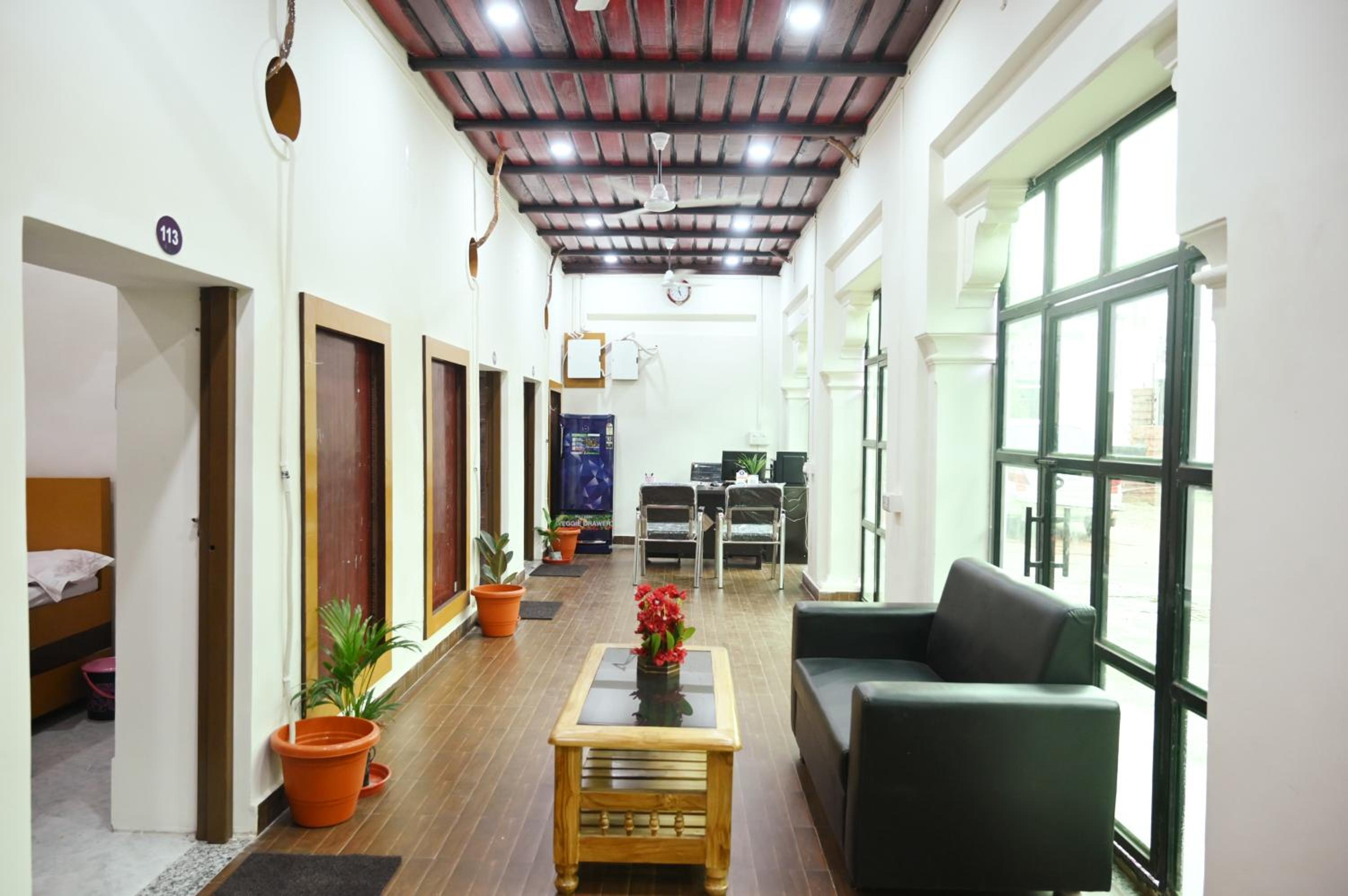 Budget Double Room - Photo 4
