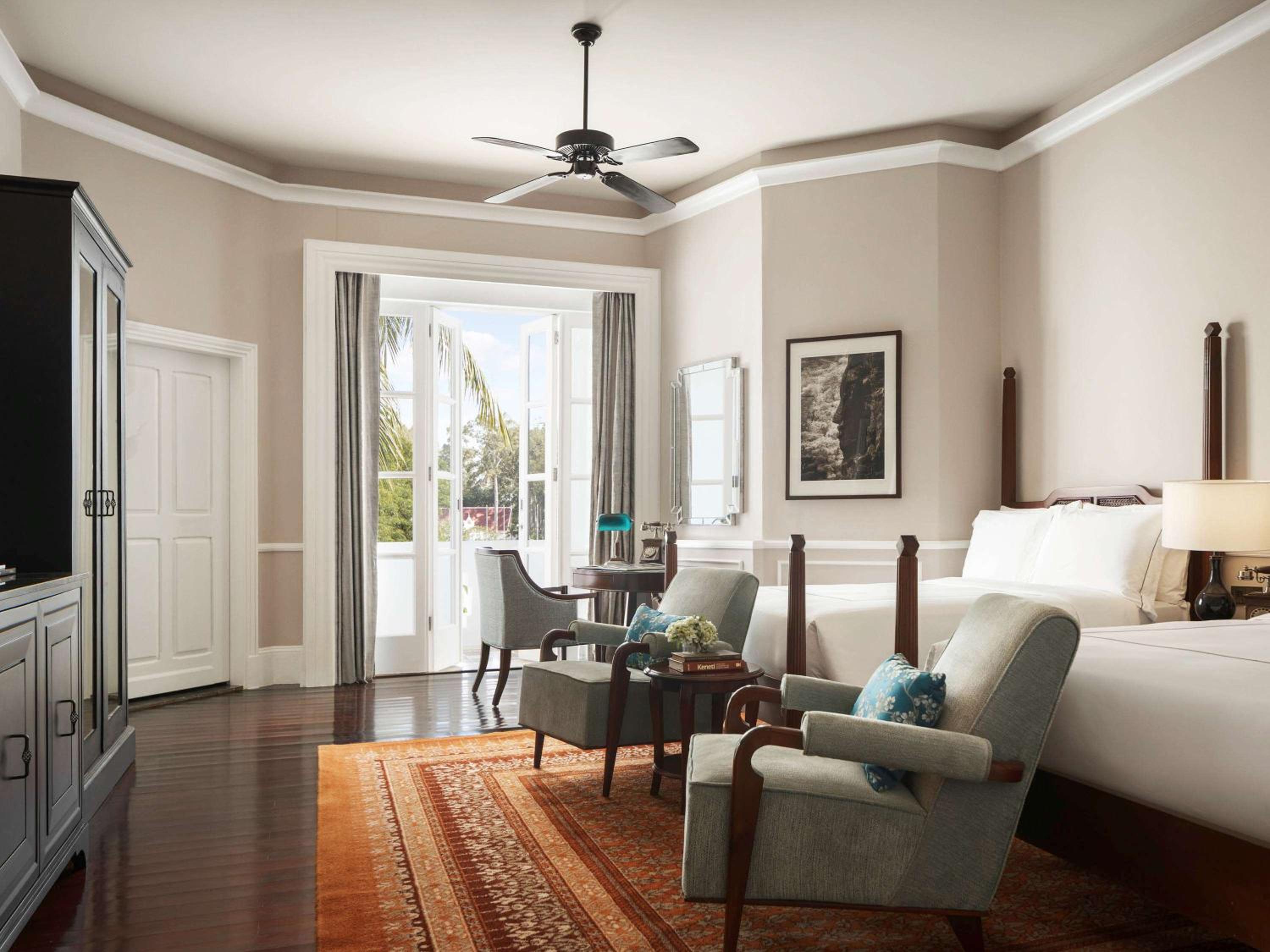 Landmark Twin Room with Pool View - Photo 2