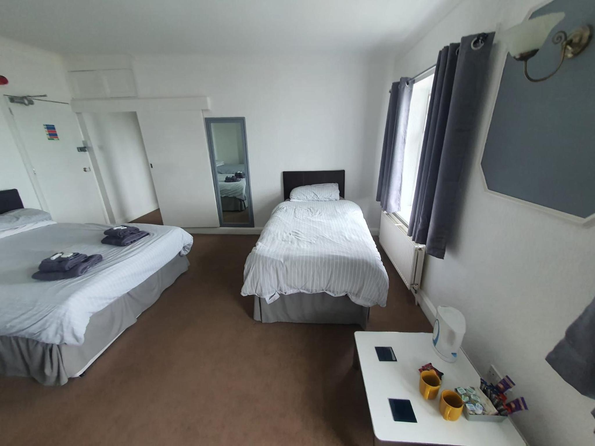 Family Room with Sea View - Photo 3