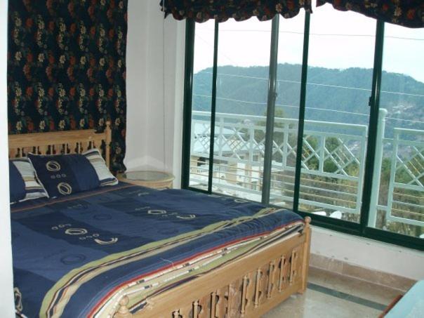 Suite with Mountain View