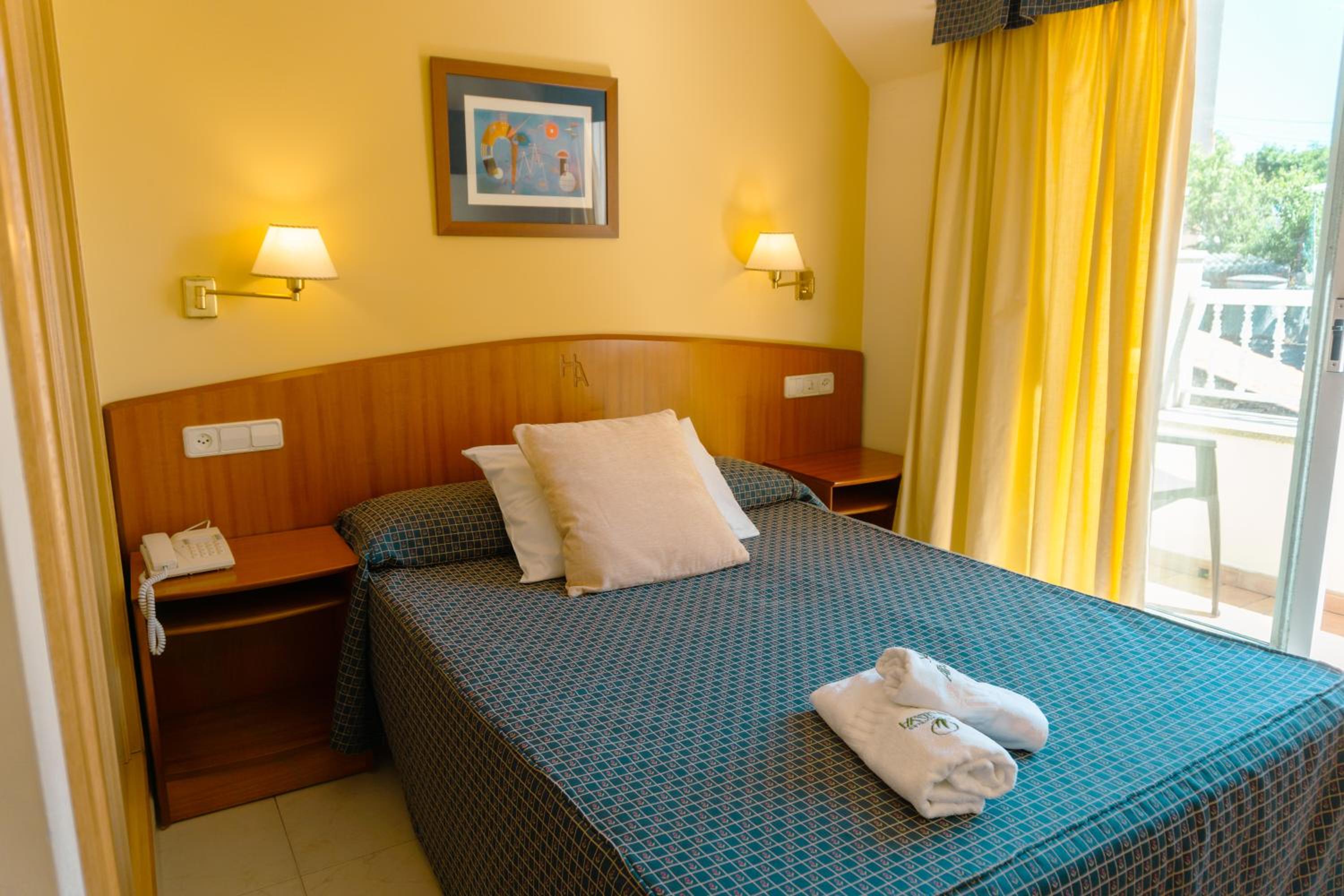 Habitación Sencilla con Vista al Jardín