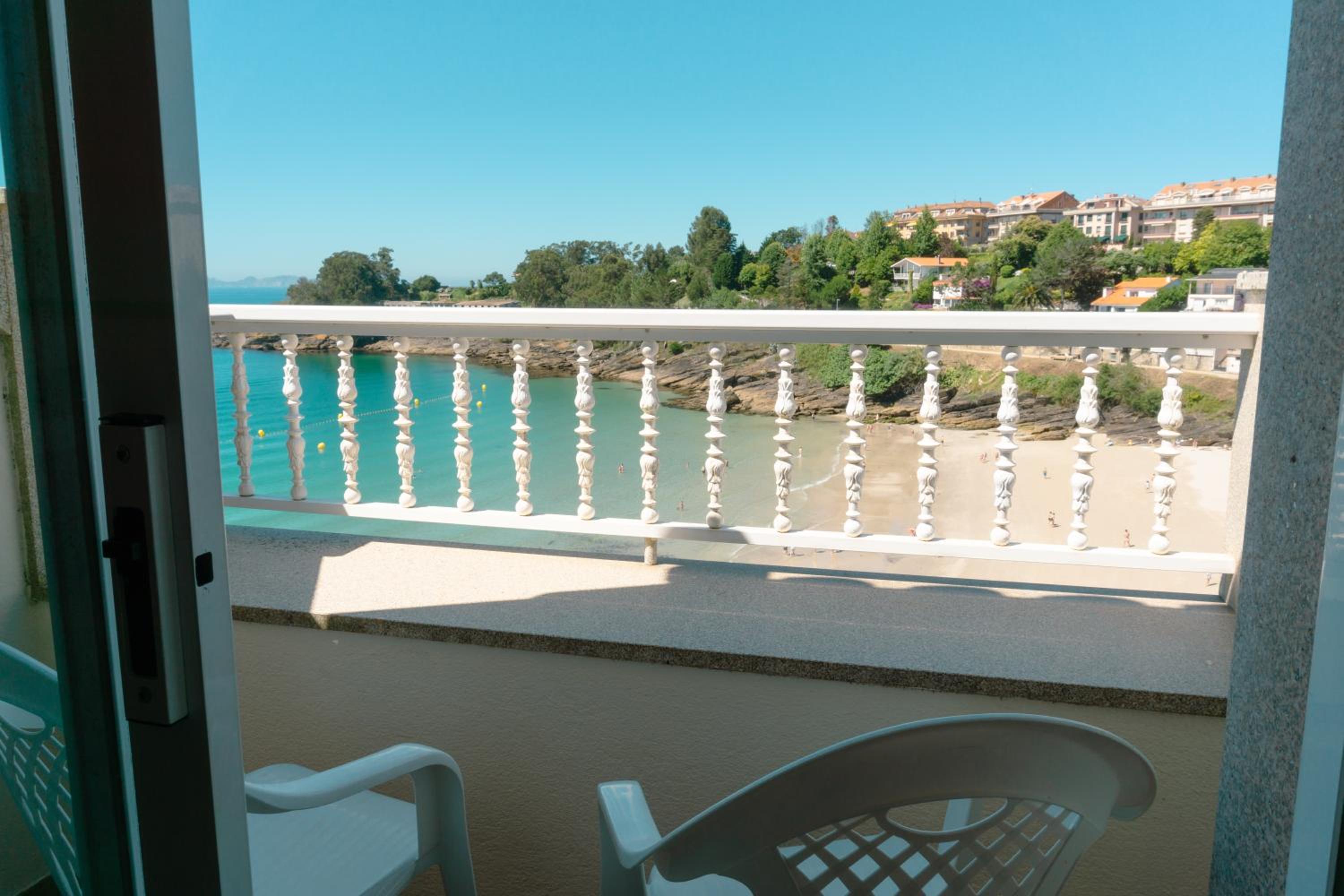 Double or Twin Room with Sea View photo 2