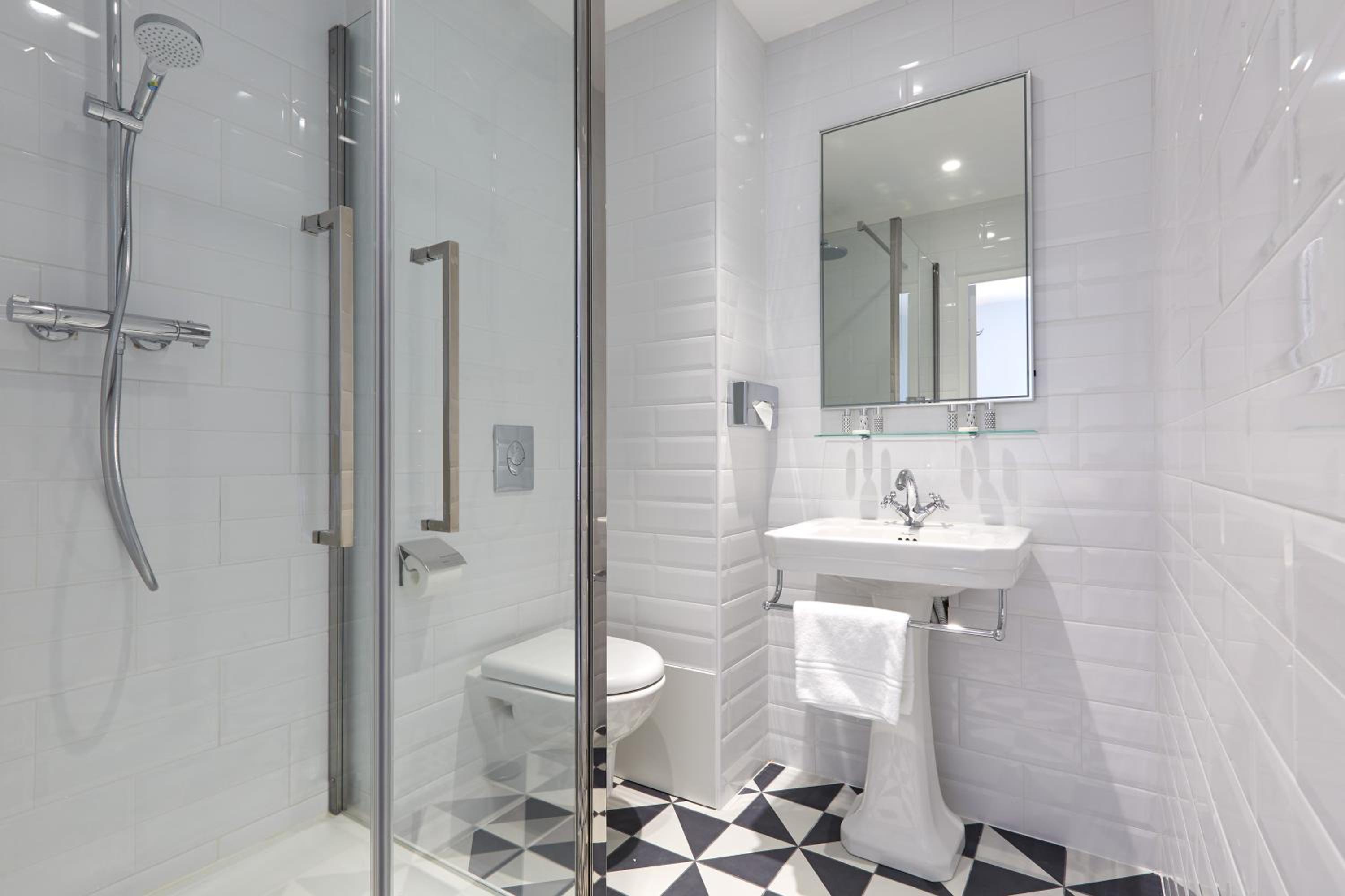Standard Double or Twin Room photo 2