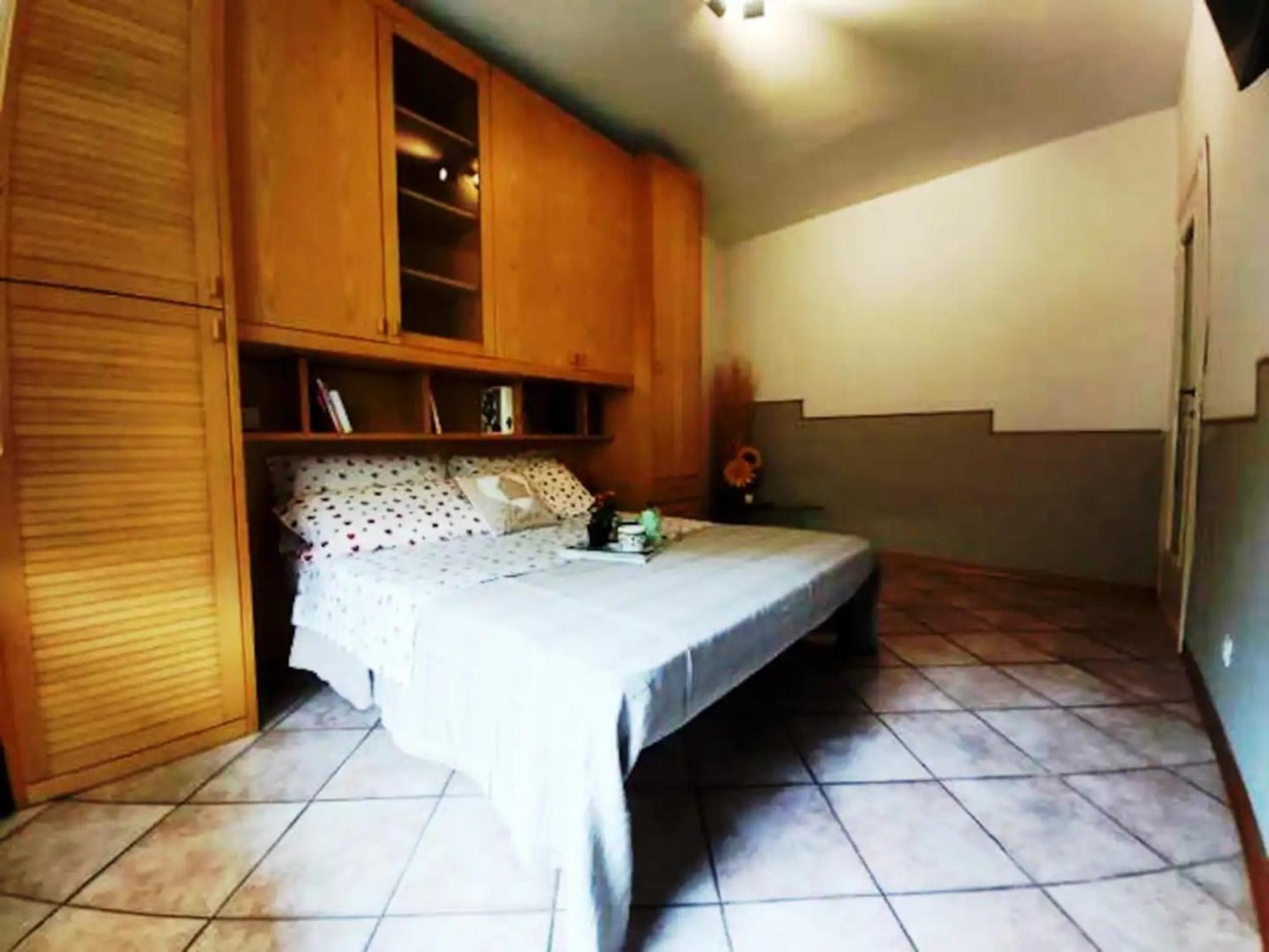 One-Bedroom Apartment with Garden View