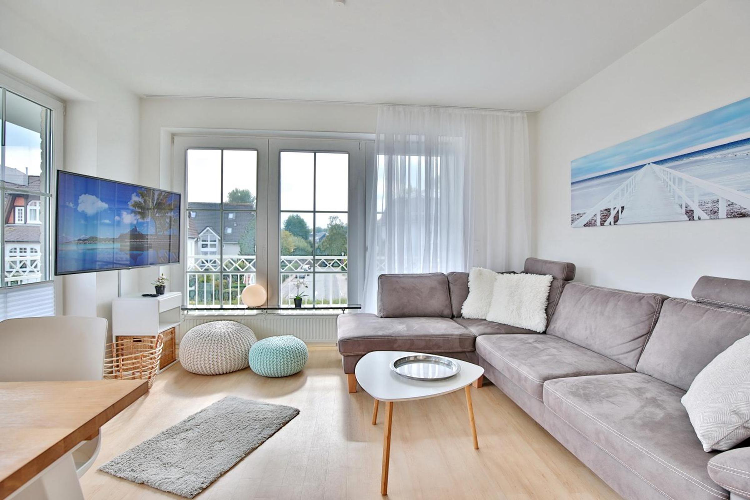 Apartment with Balcony photo 1