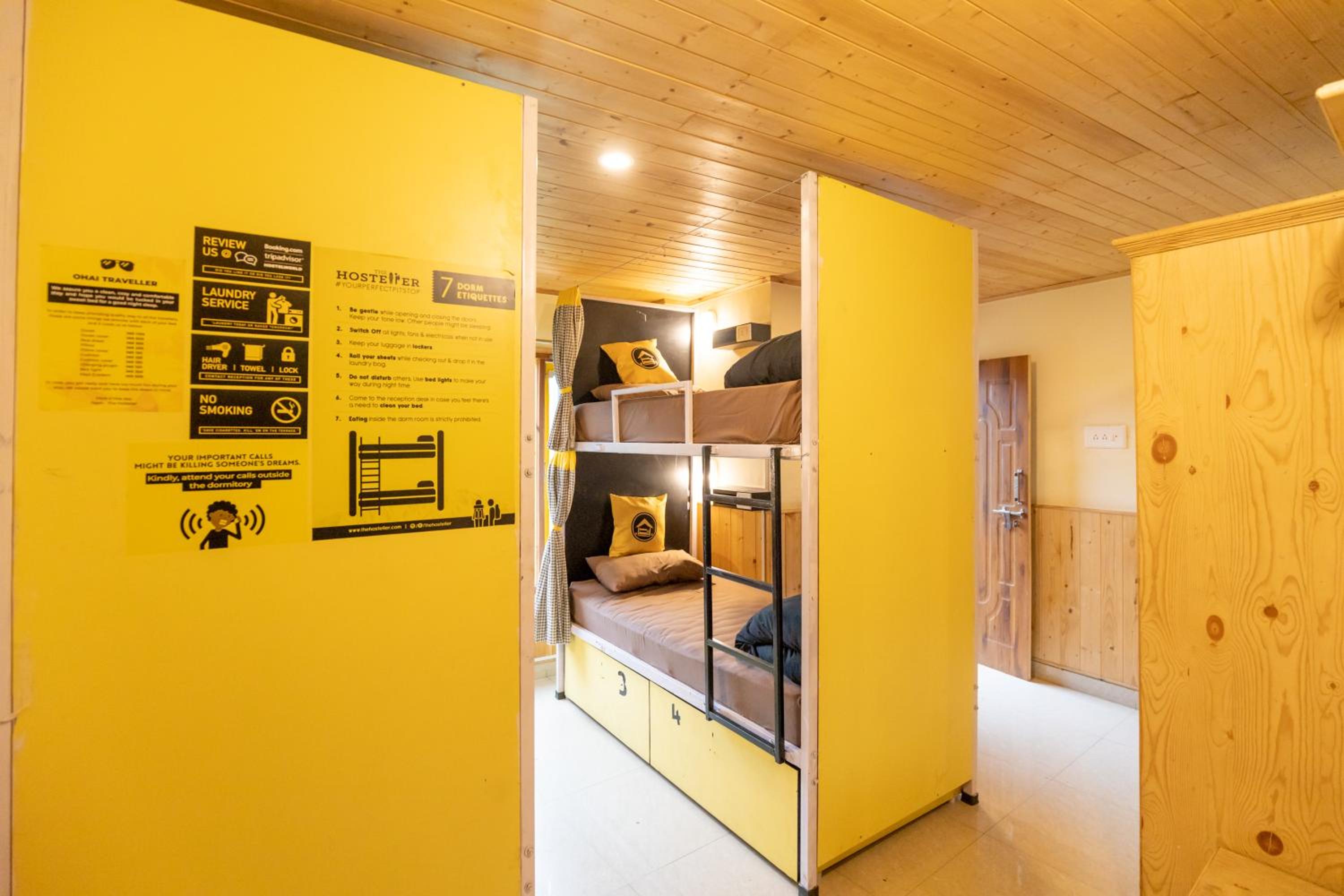 Bed In 6 Bed Mixed Dormitory With Balcony photo 1