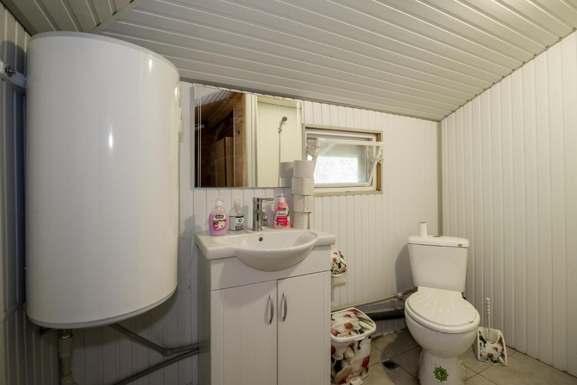 Deluxe Quadruple Room - Photo 11