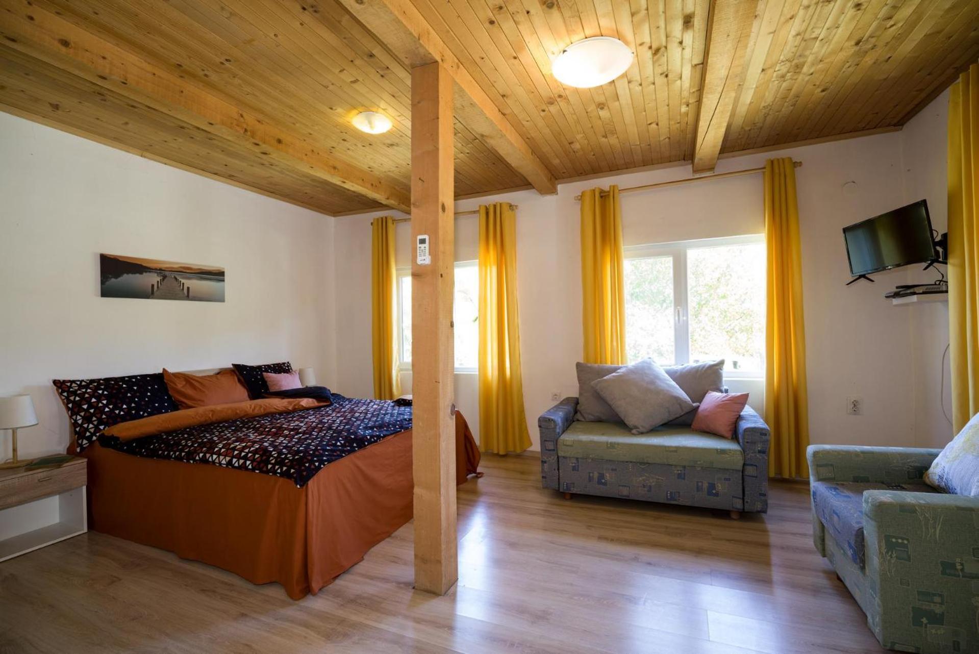 Deluxe Double Room with Balcony photo 1