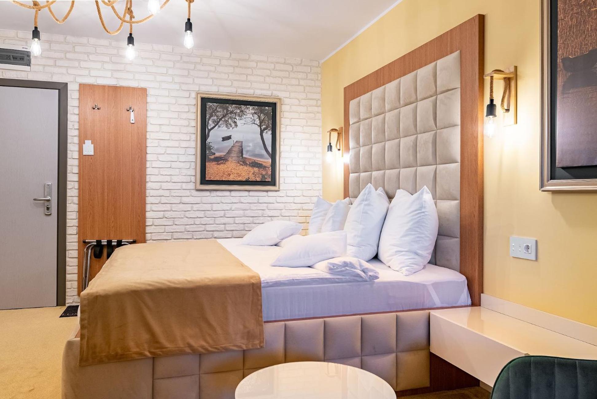 Amyntas Standard Double Room - Photo 3