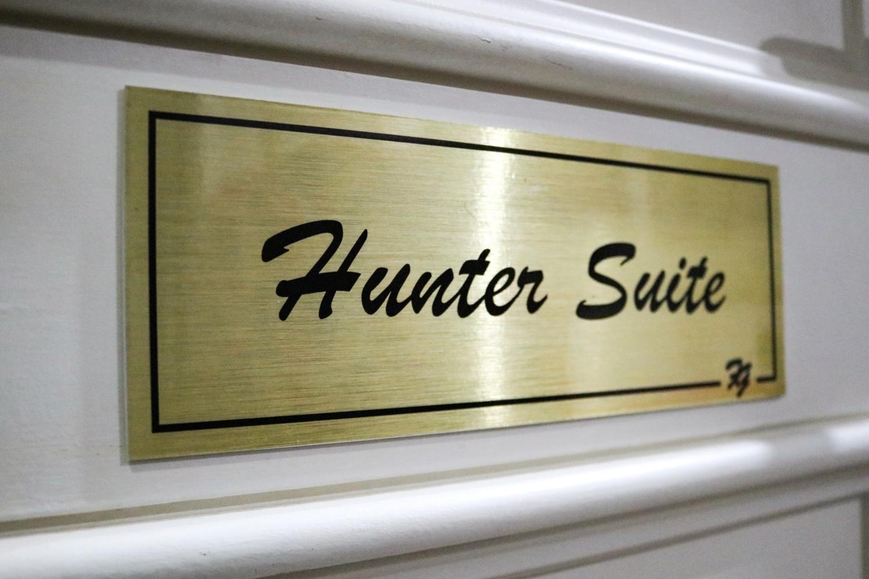 Suite - Photo 10