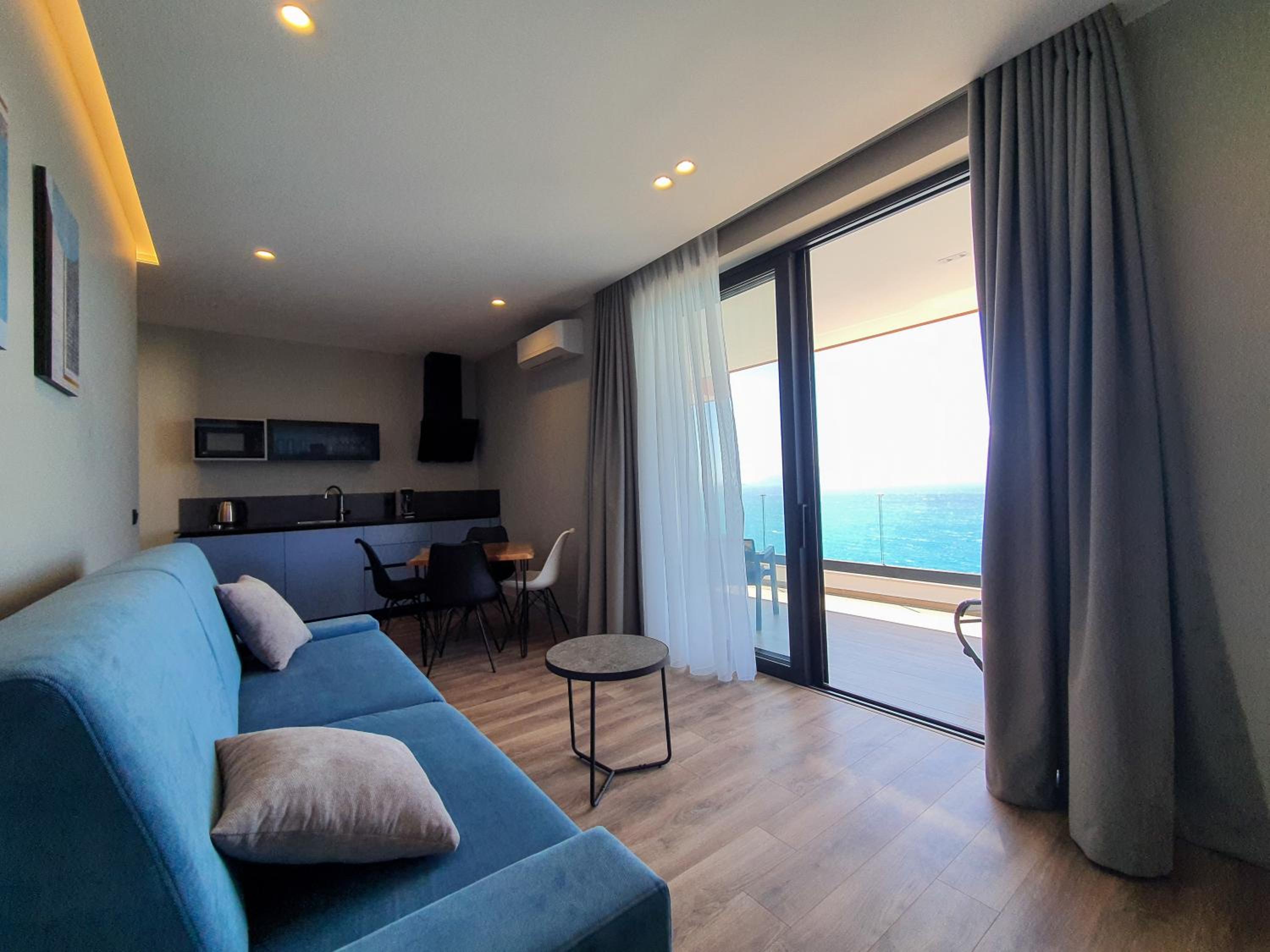 Deluxe Suite with Sea View