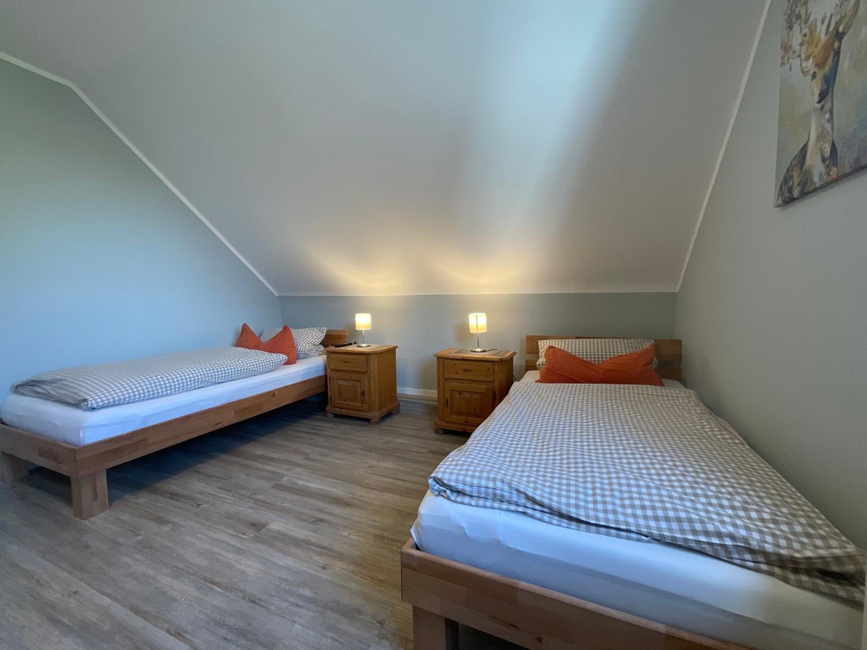 Twin Room with Private Bathroom photo 3