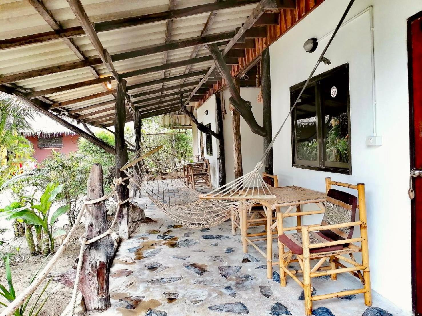 Deluxe Double Room with Balcony and Sea View - Photo 7