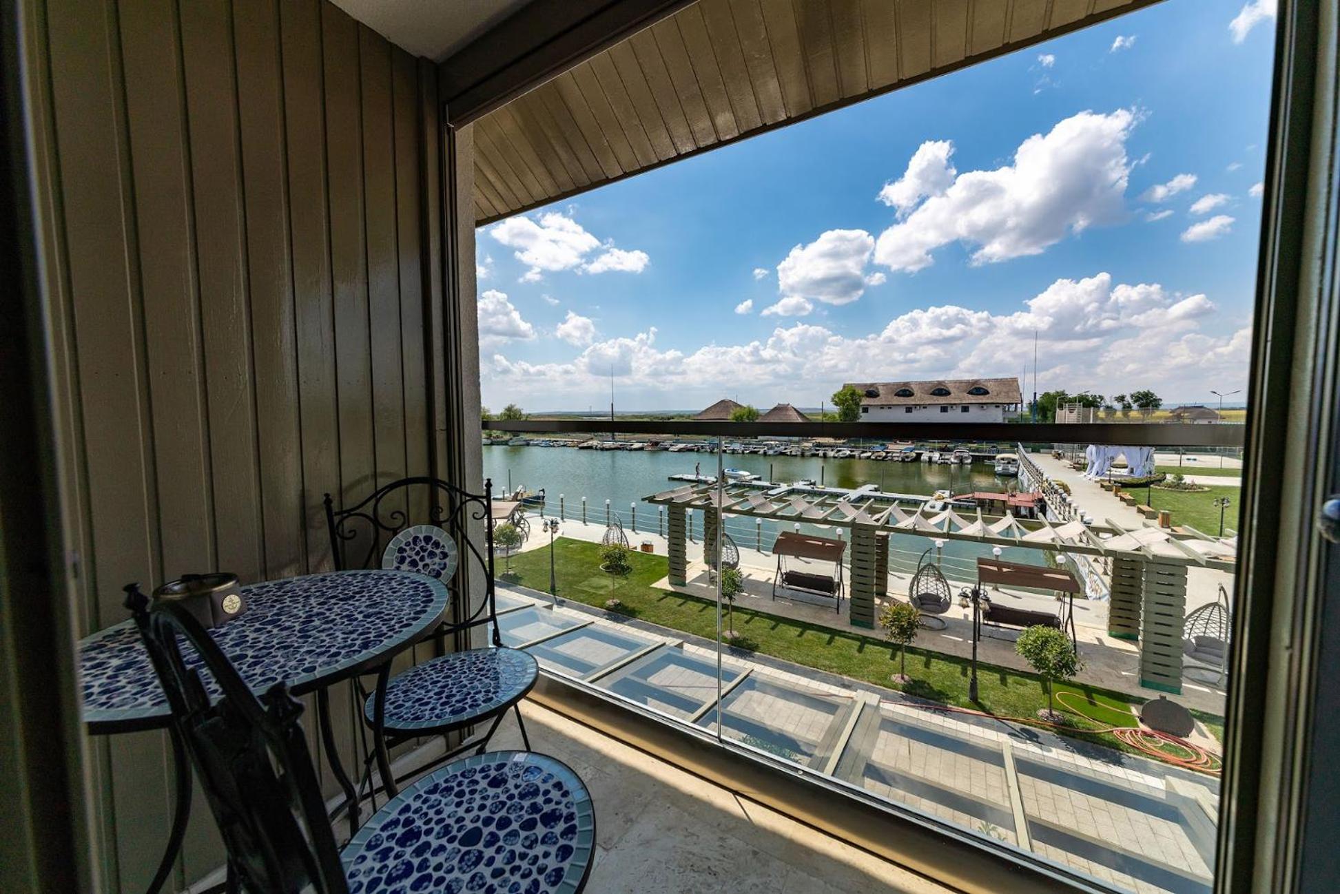 Amyntas Deluxe Room with balcony and marina view - Photo 7