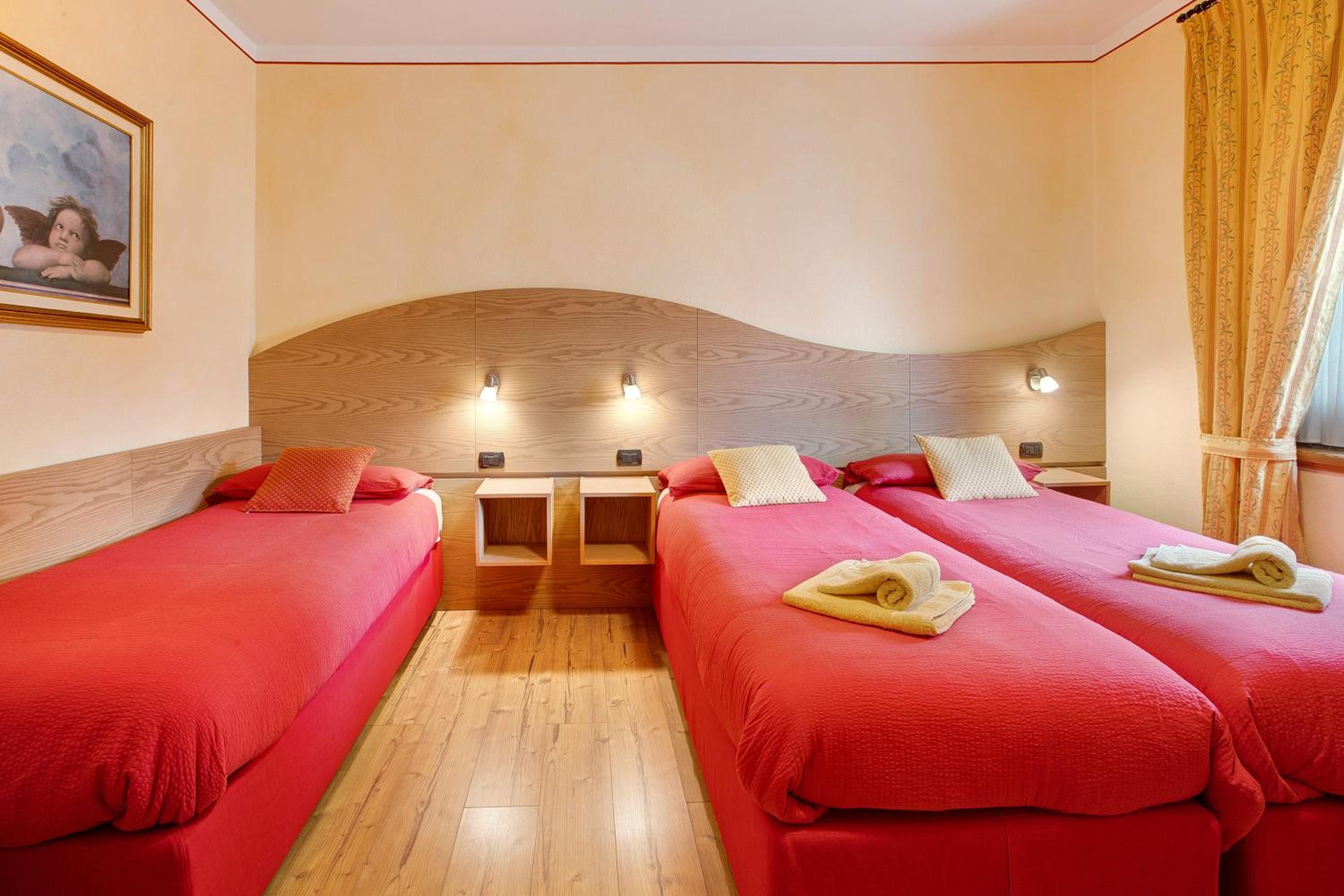 Two-Bedroom Apartment with Mountain View