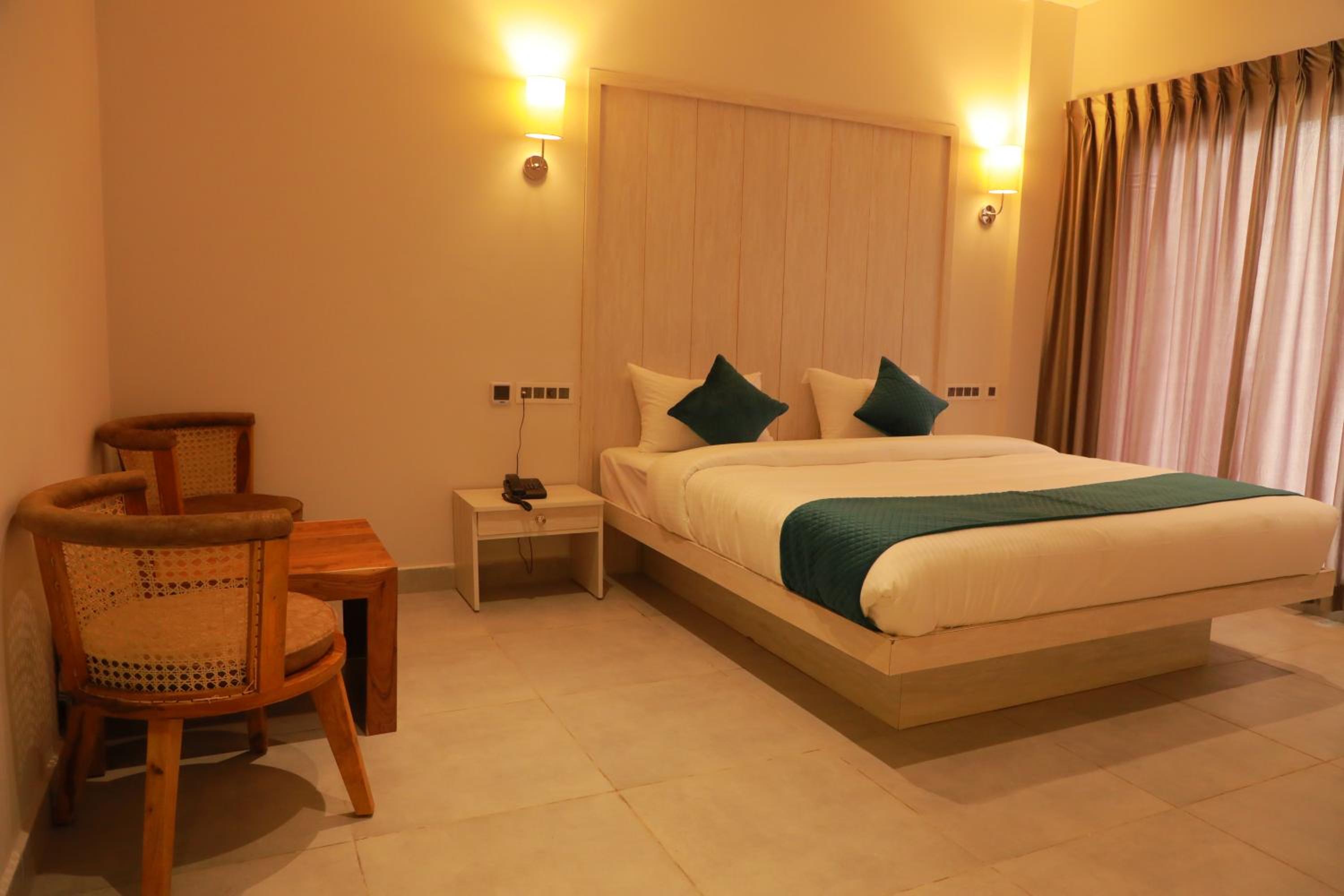 Double Room with Balcony - Photo 1