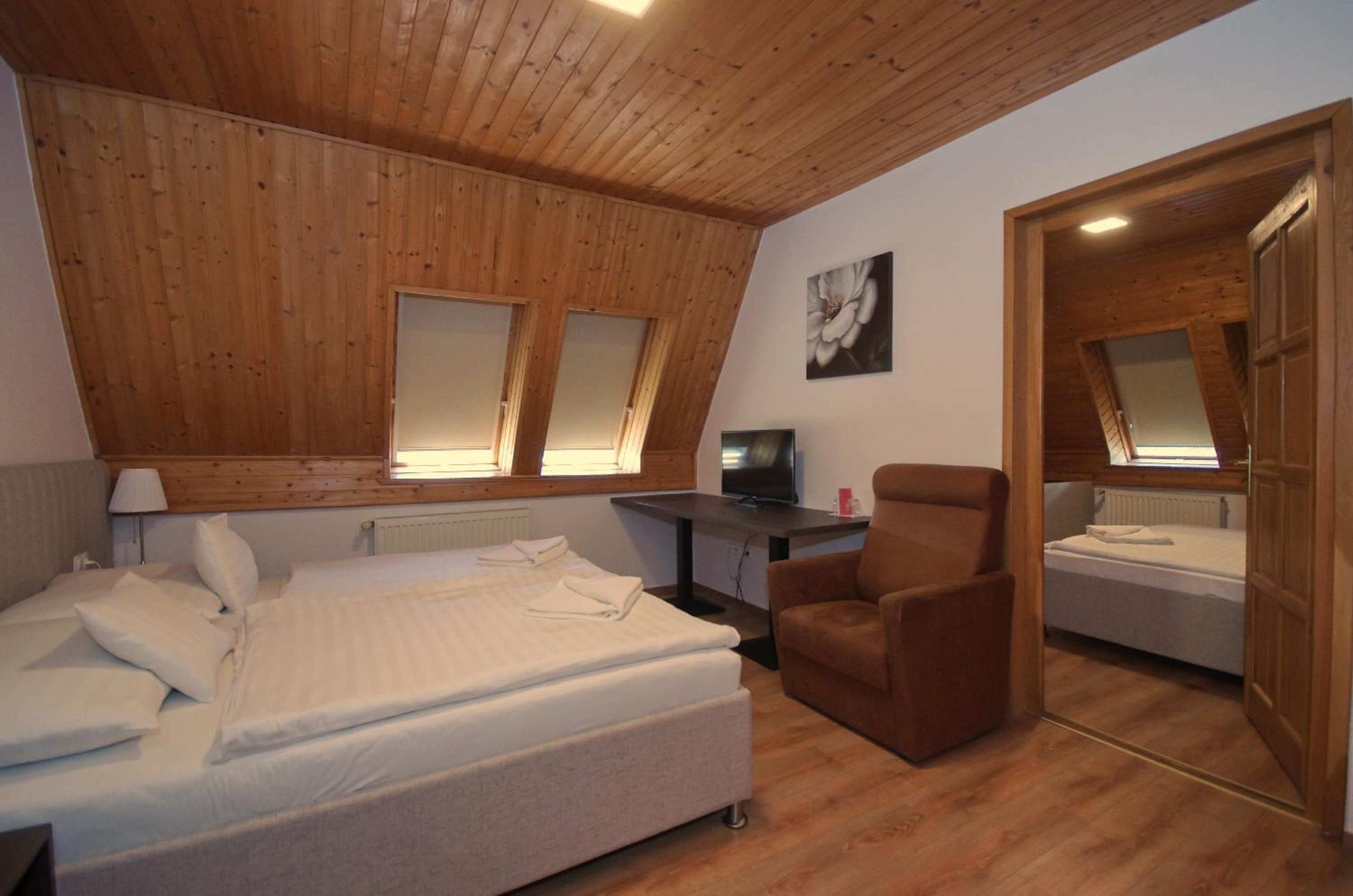 Family Room - Photo 6