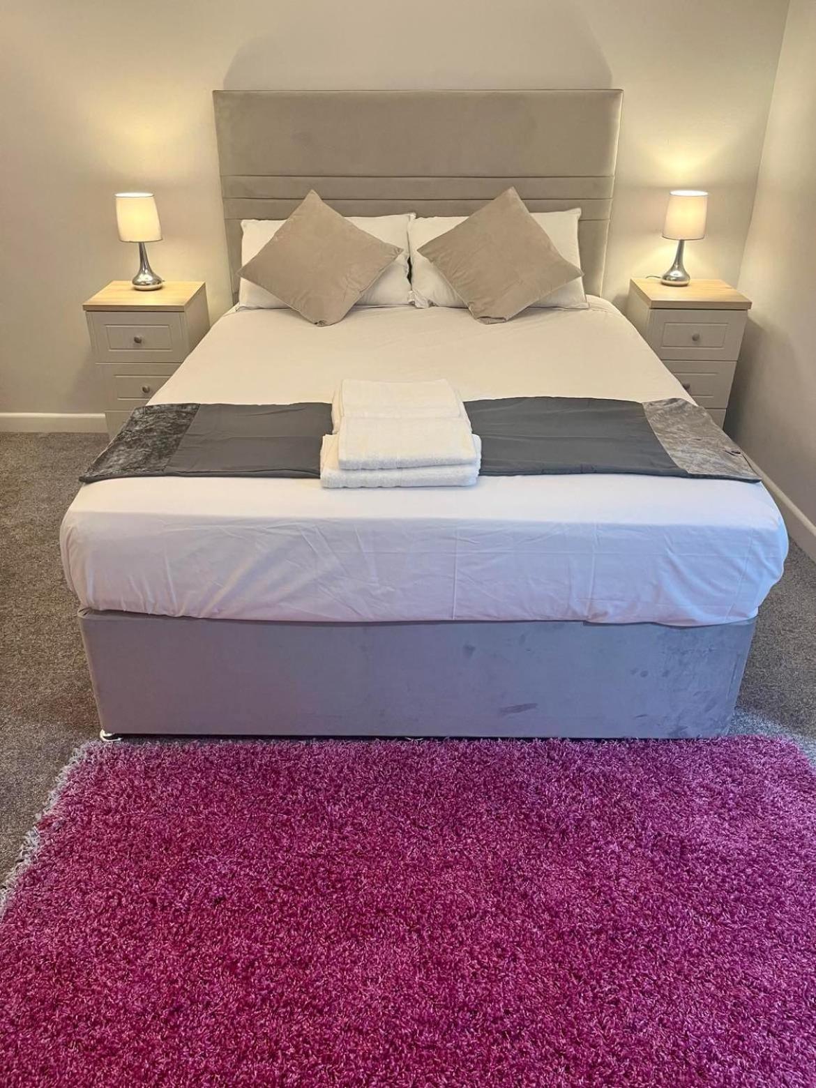 Deluxe King Room photo 2
