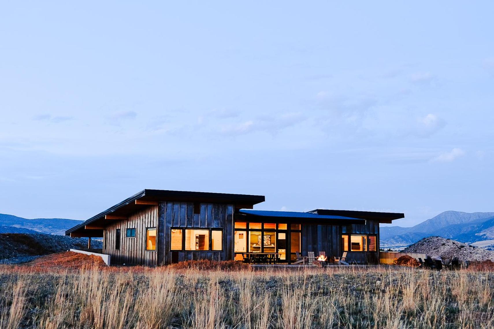 Three-Bedroom House photo 2