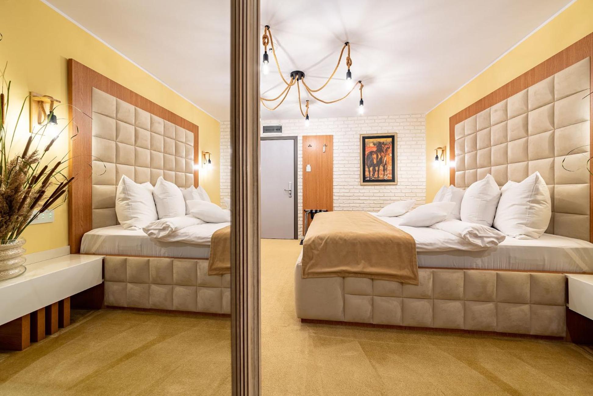 Amyntas Premium Room with balcony and lake view - Photo 4