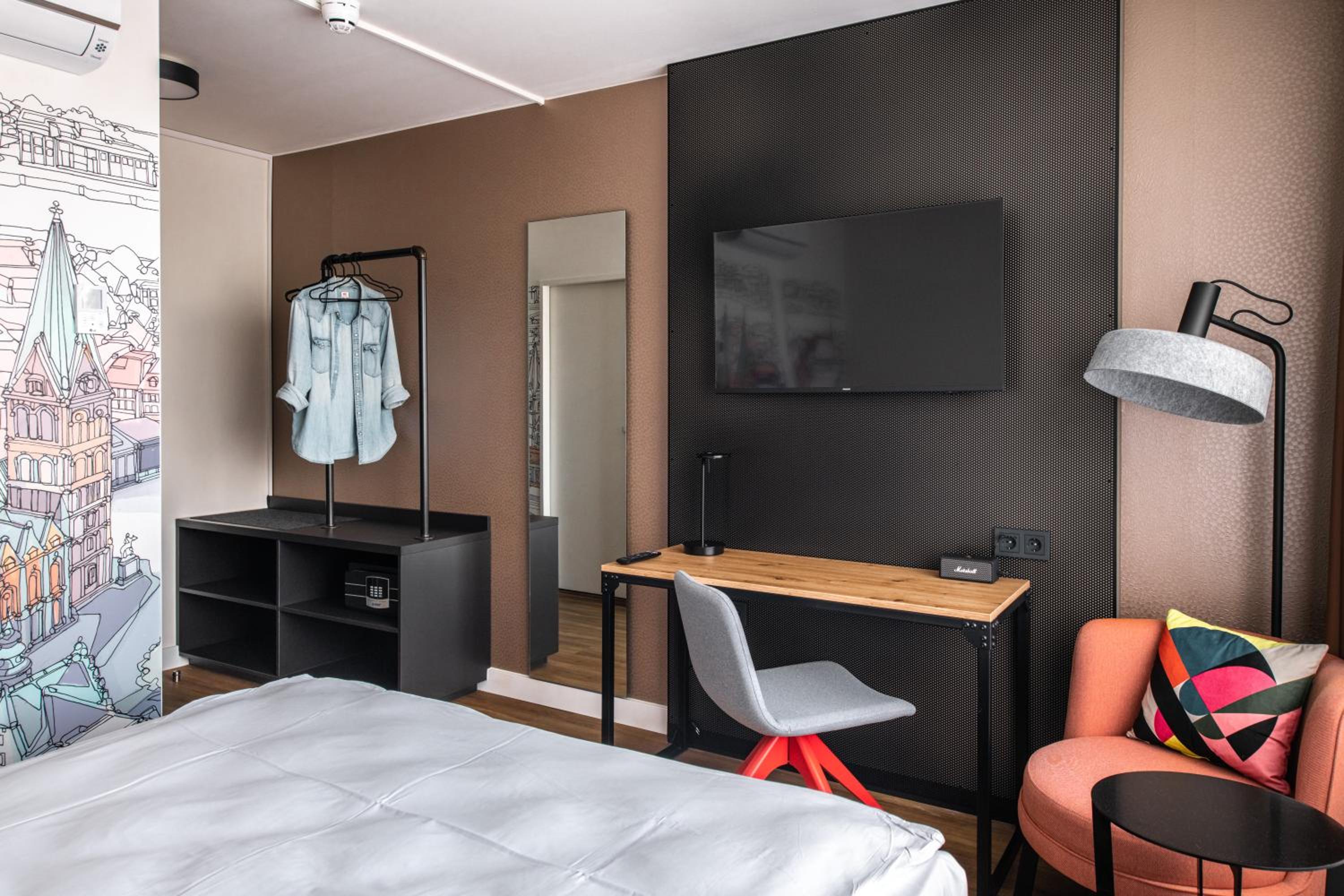 Penta Standard Room (Queen) - Photo 4
