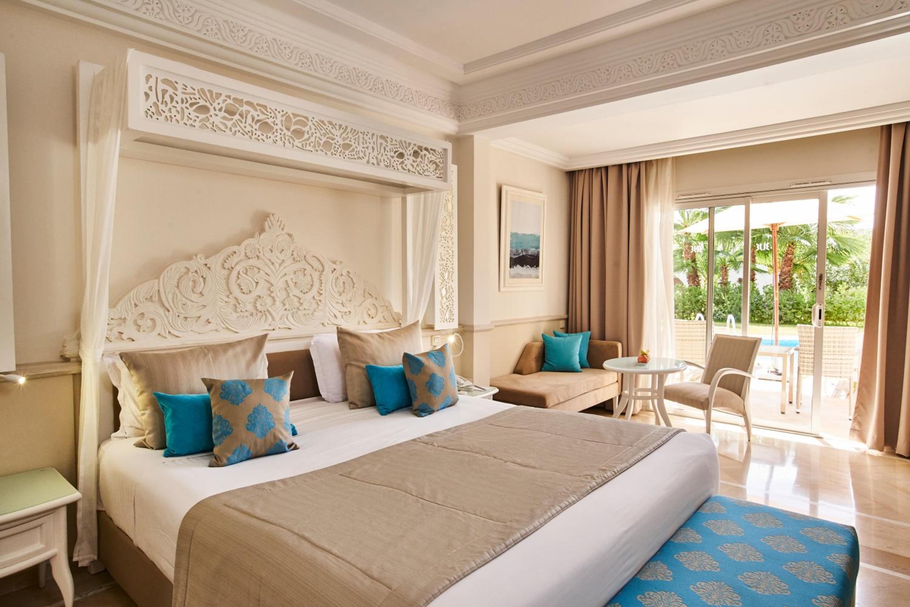 Double or Twin Room with Swimming Pool Access - Photo 9