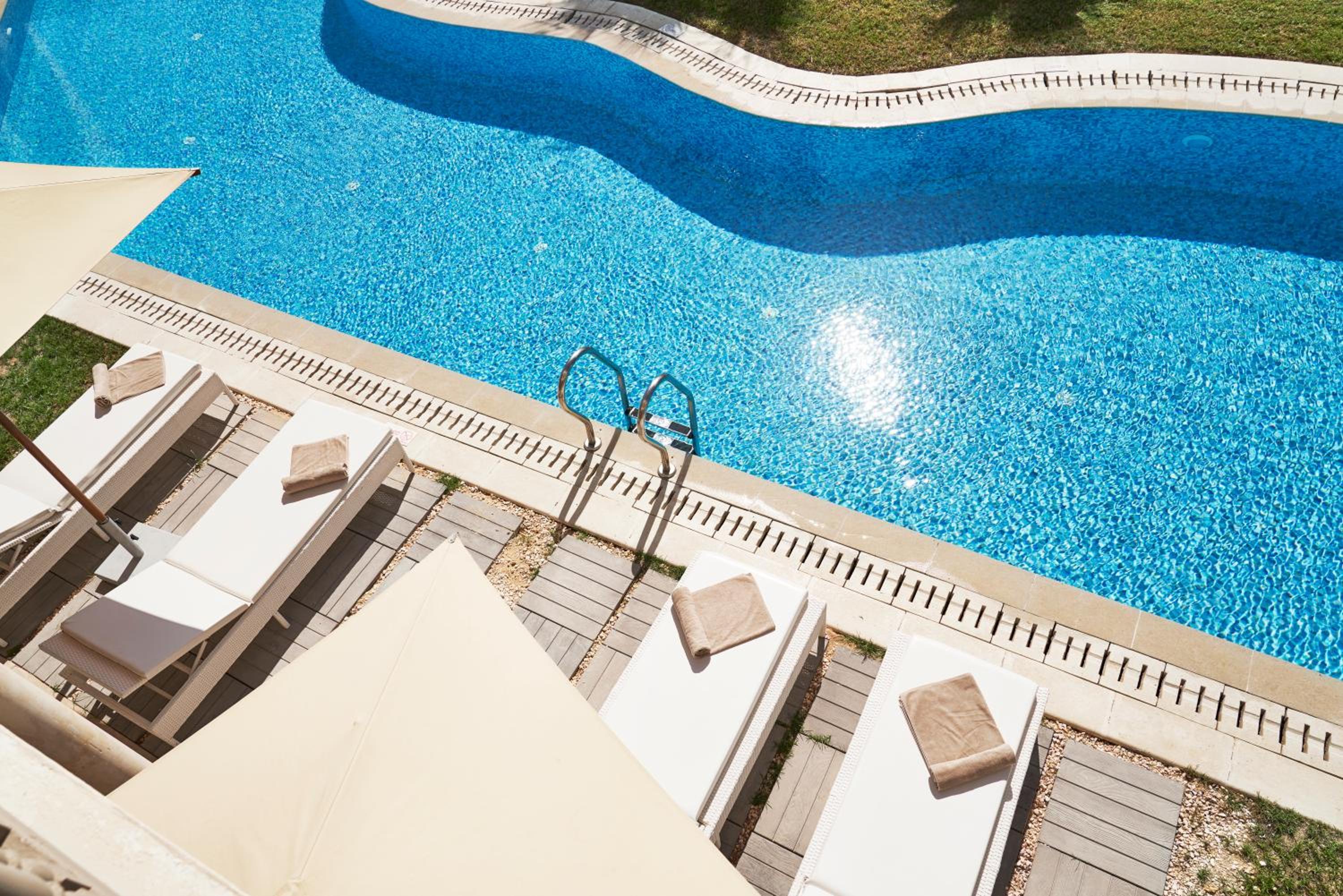 Double or Twin Room with Swimming Pool Access - Photo 13