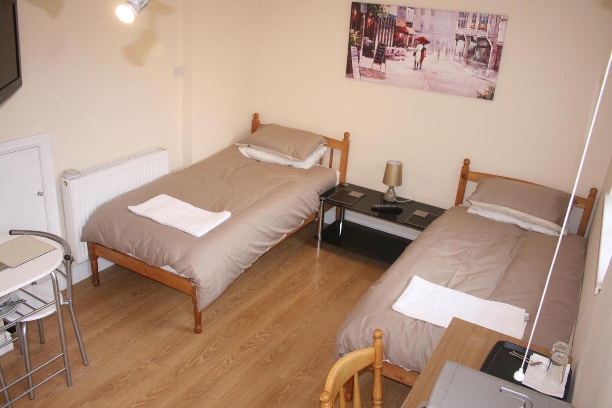 Standard Twin Room photo 3