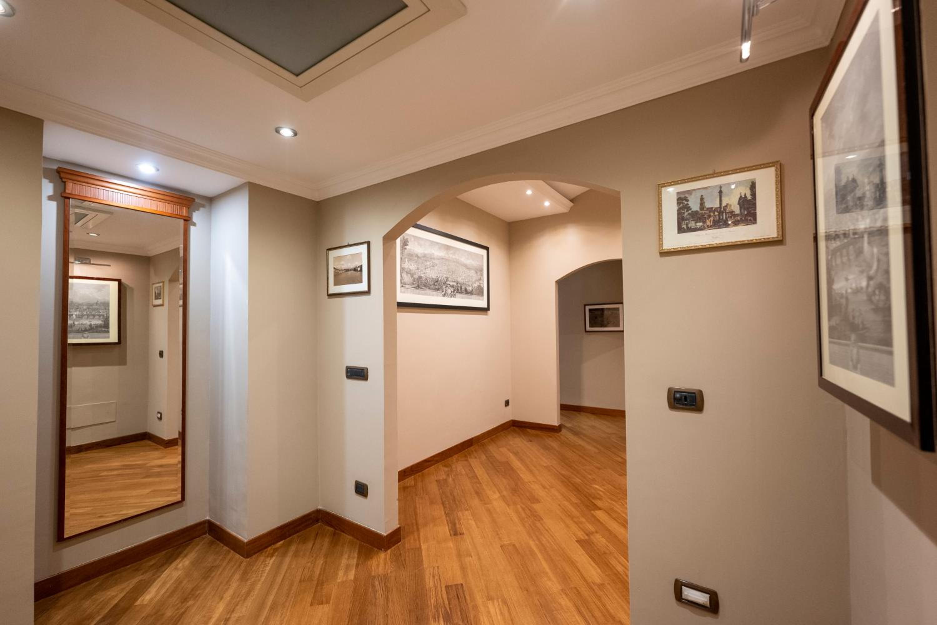 Three-Bedroom Deluxe Apartment