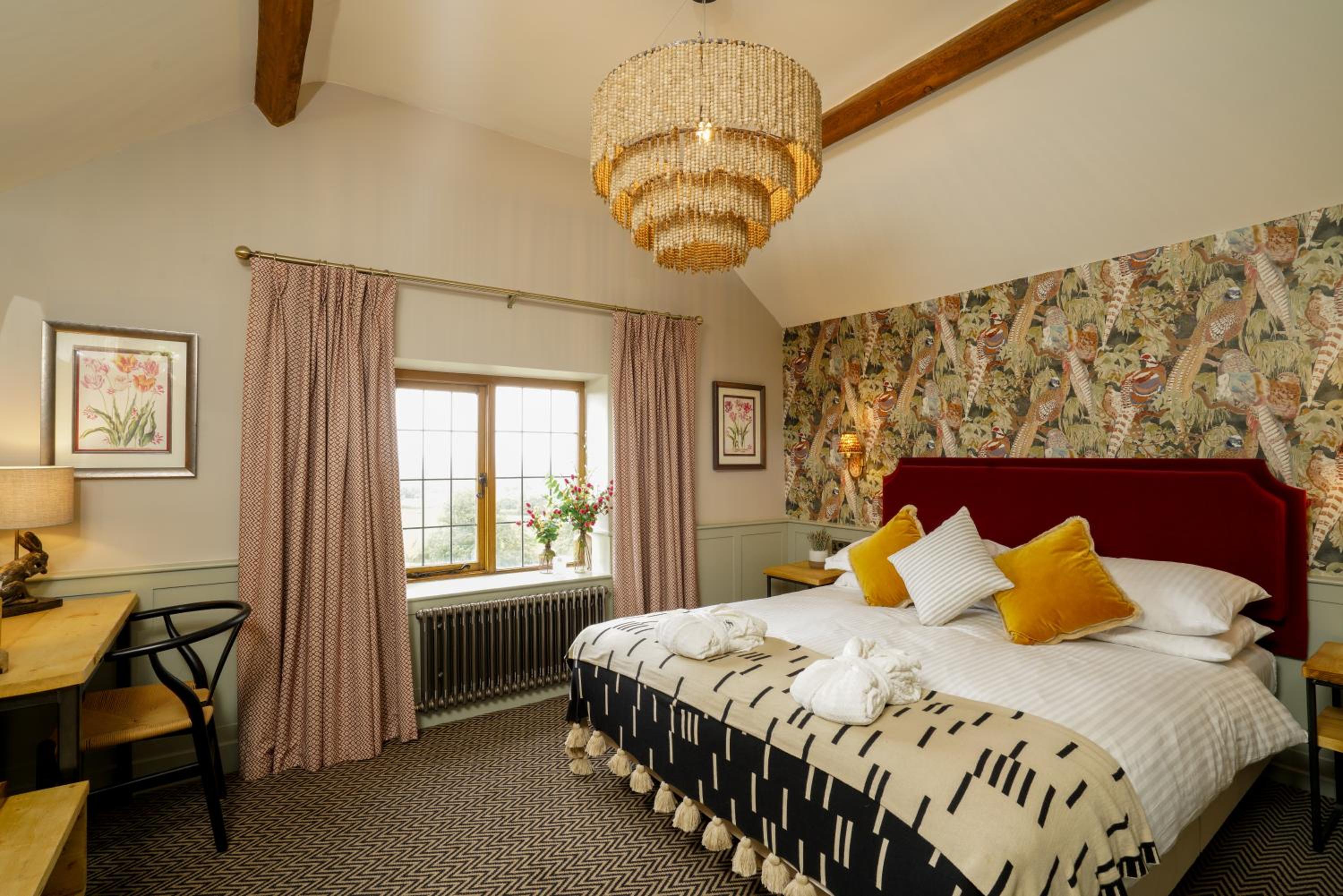 Superior King Room - Photo 2