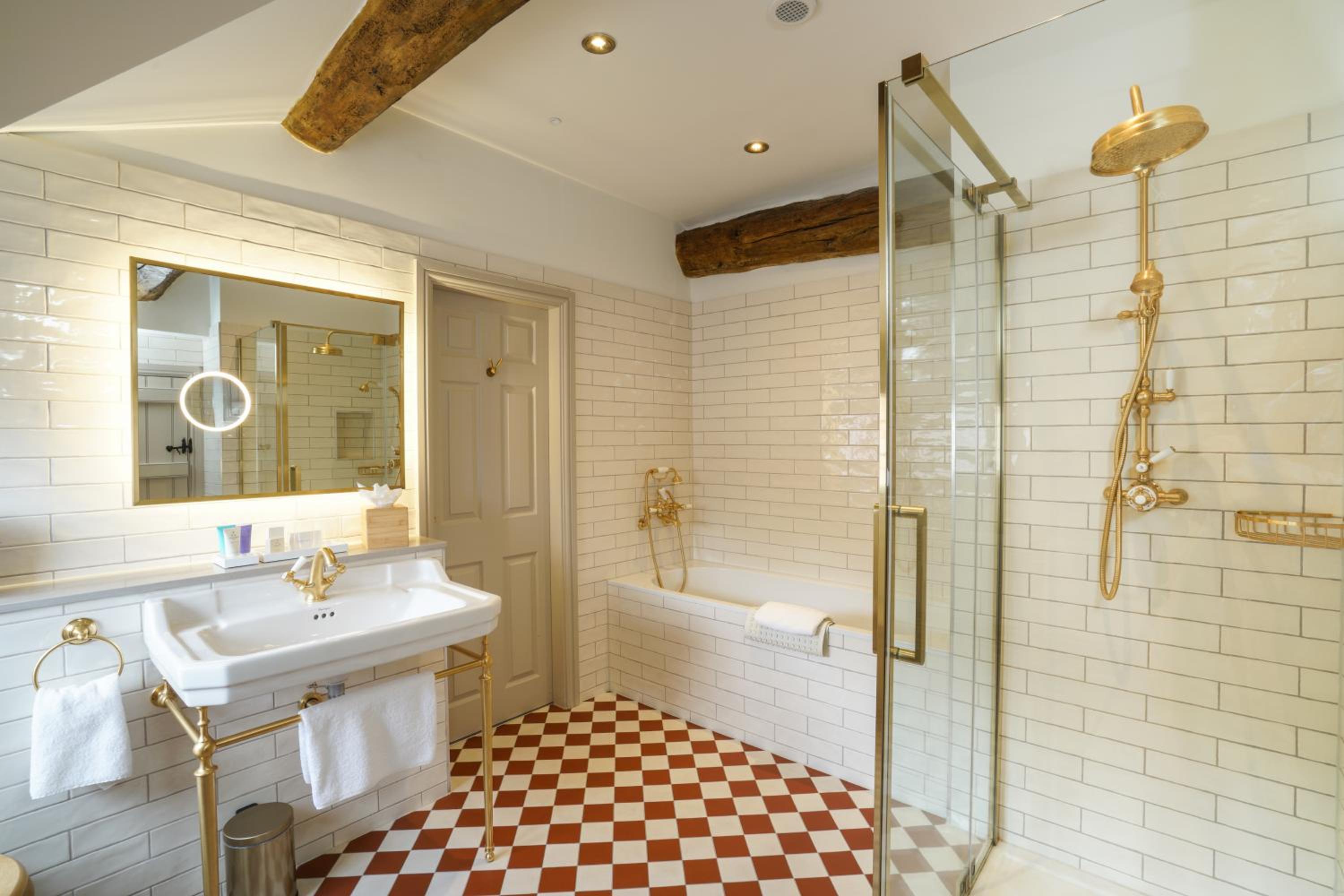 Superior King Room - Photo 3