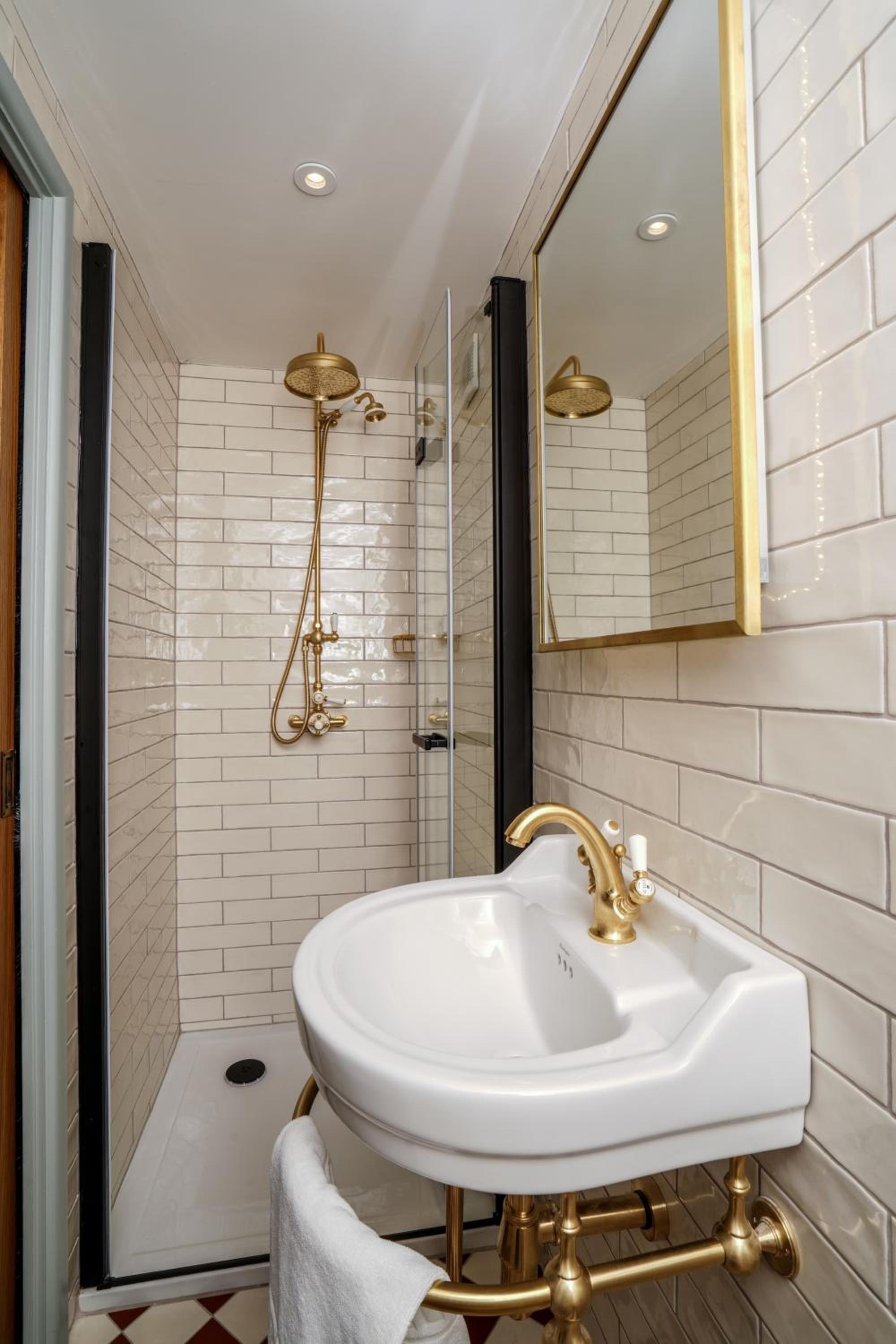Standard Double Room - Photo 4