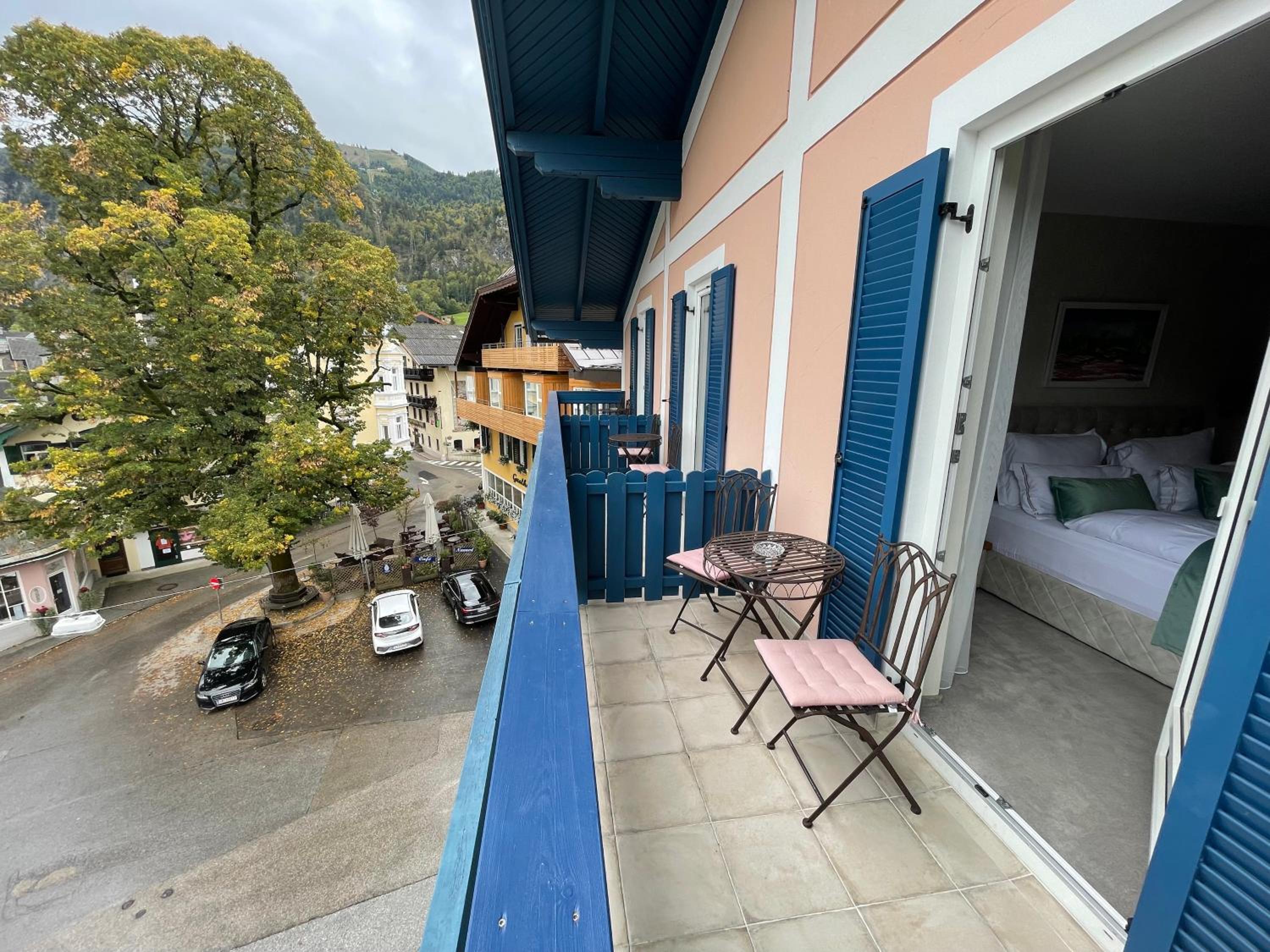 Double Room with Balcony - Photo 6