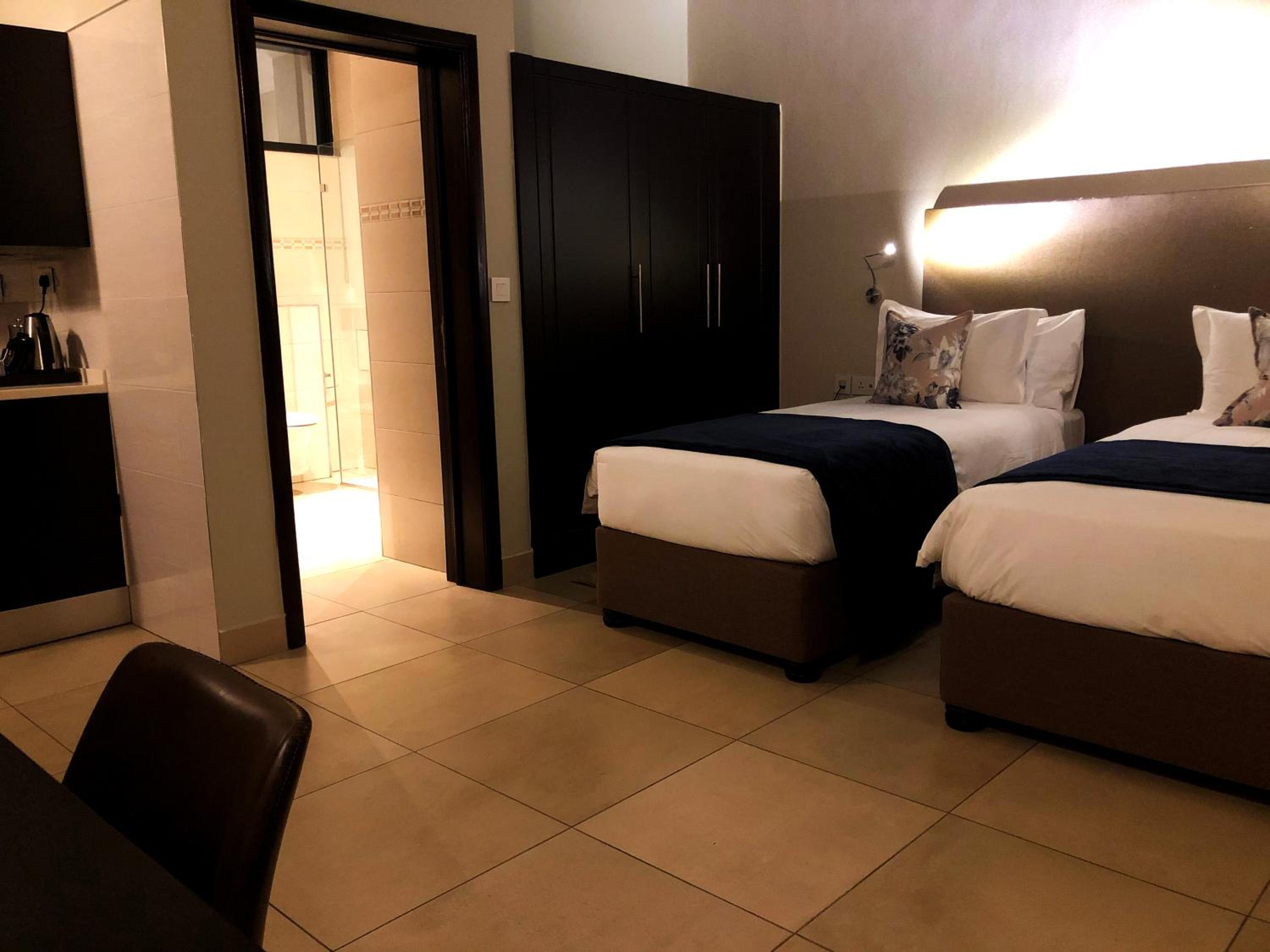 Deluxe Double or Twin Room with Balcony - Photo 7