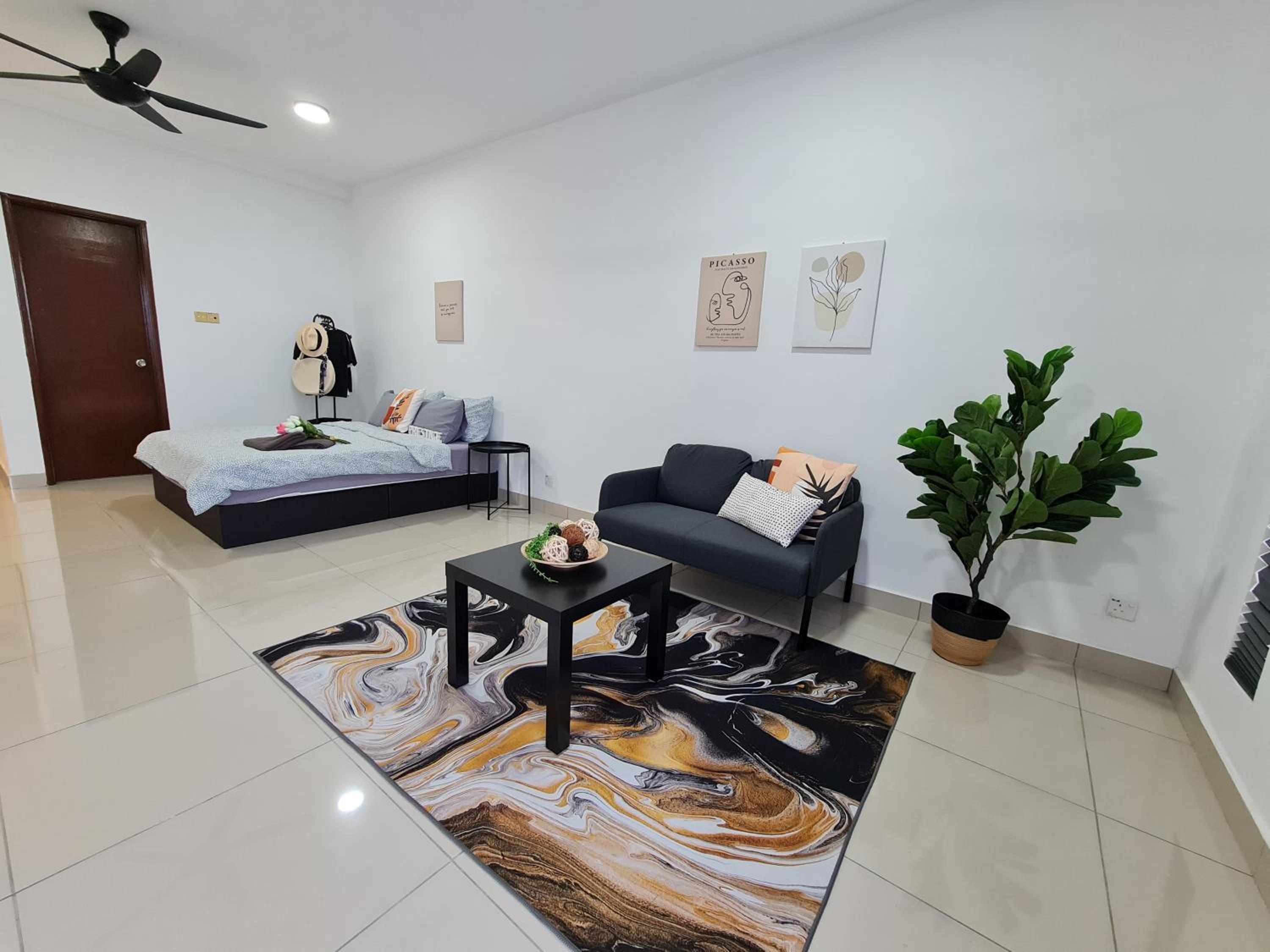 Studio Apartment - Photo 3