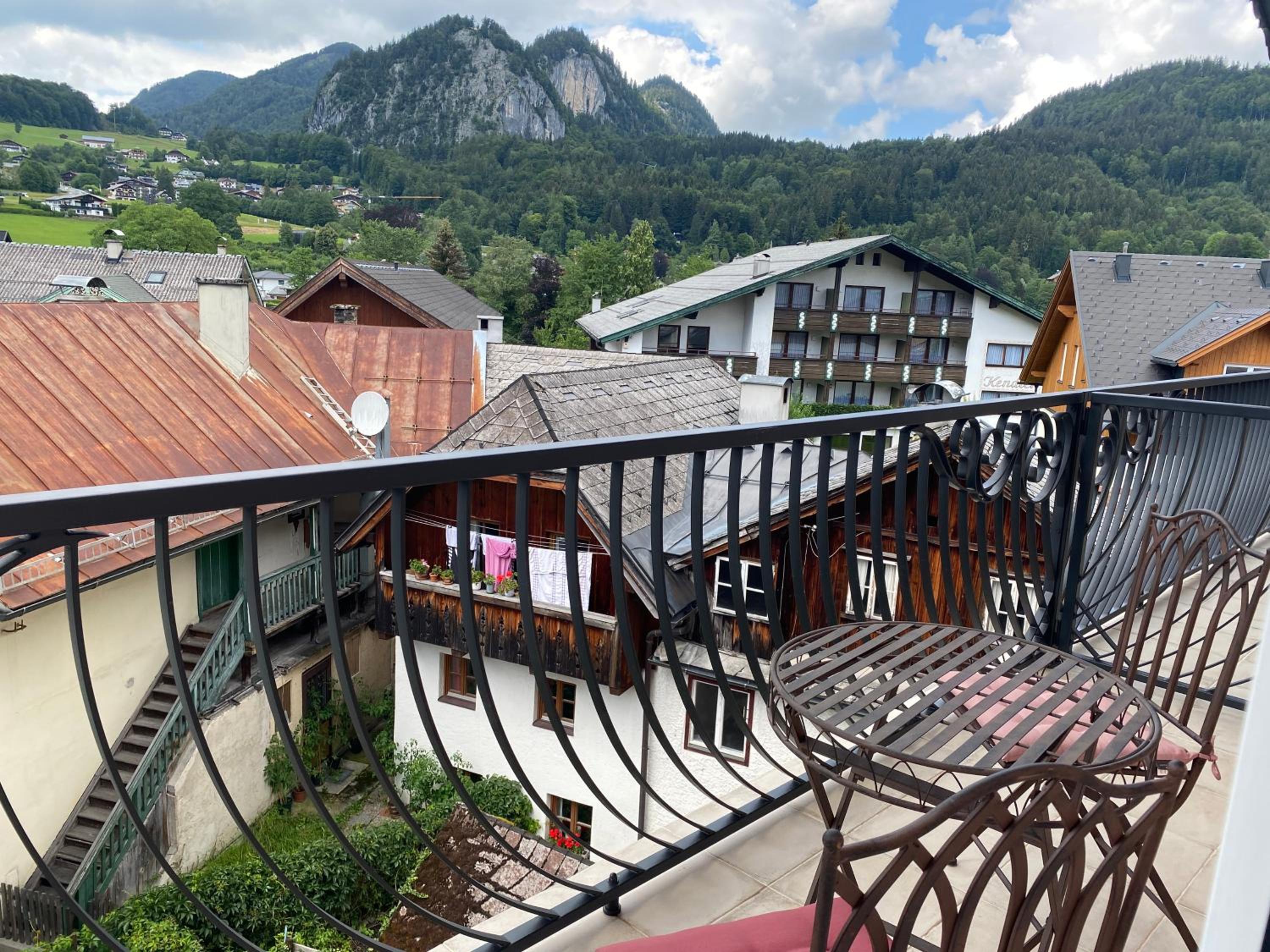 Double Room with Balcony - Photo 4