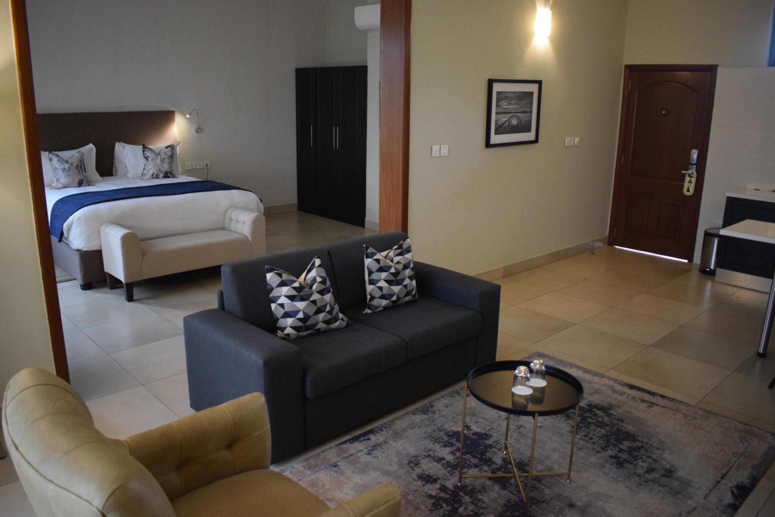 Executive Suite - Photo 1