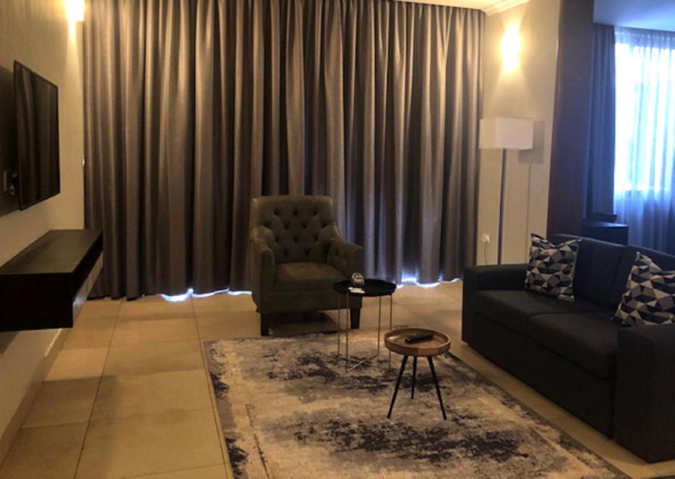 Executive Suite - Photo 14