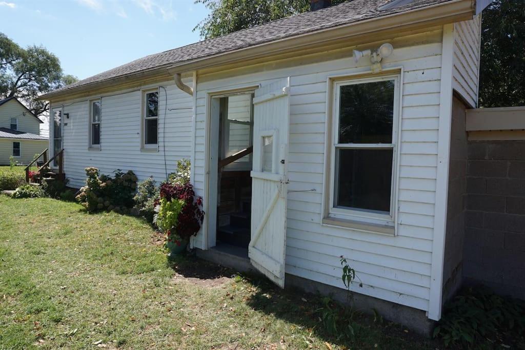 Two-Bedroom House photo 3