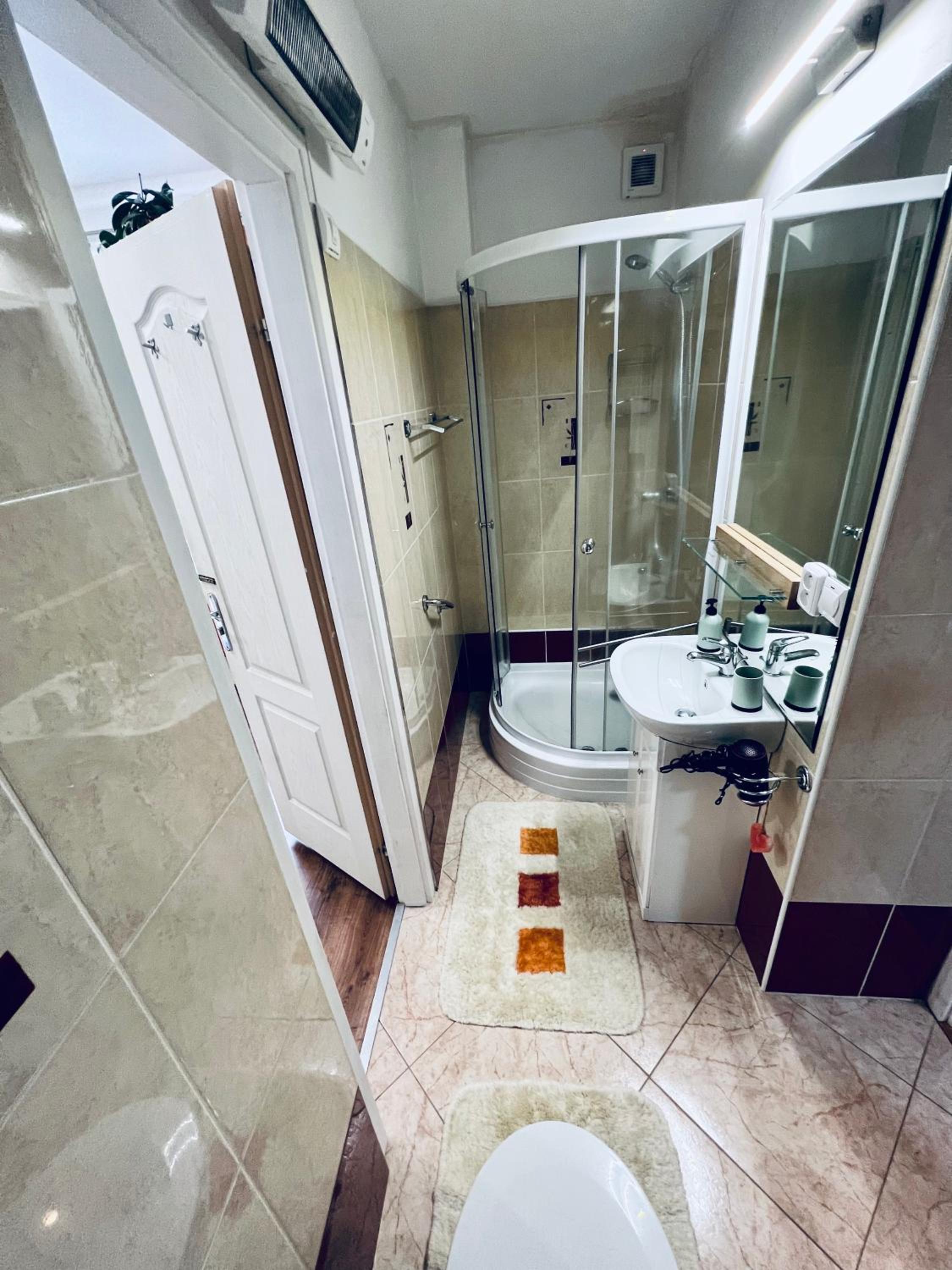 King Room with Spa Bath - Photo 5