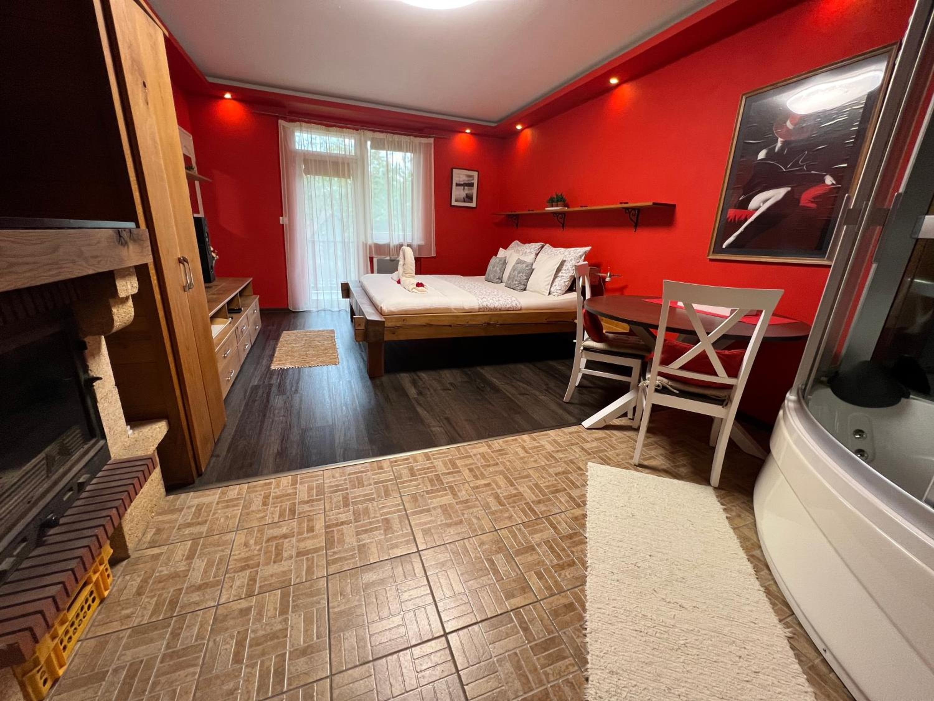 King Room with Spa Bath - Photo 3