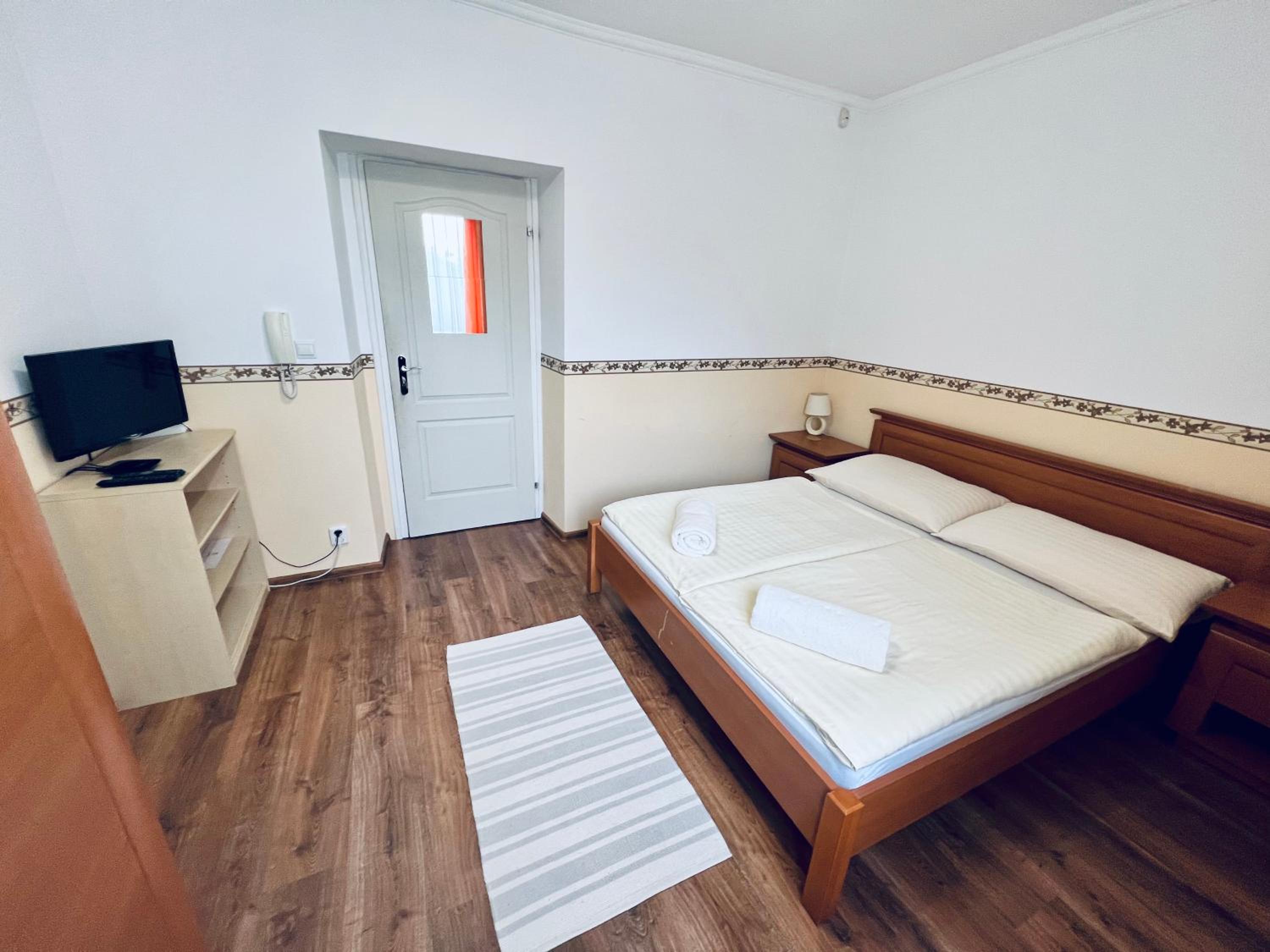 Economy Double Room - Photo 2