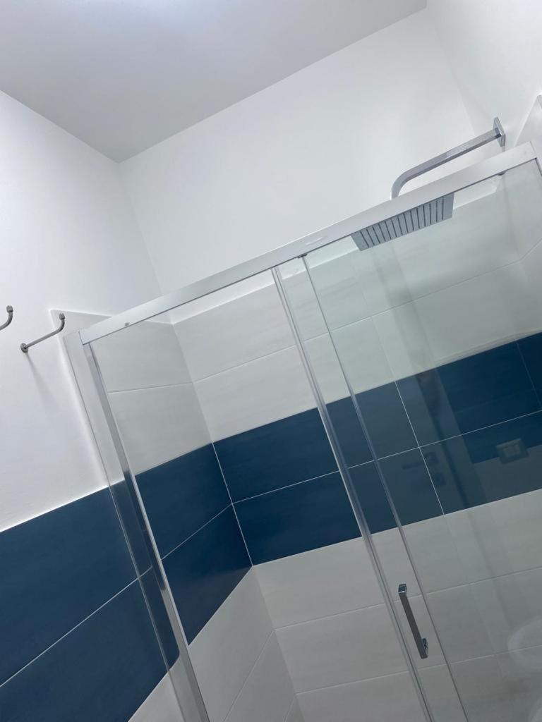 Double Room with Balcony - Photo 4