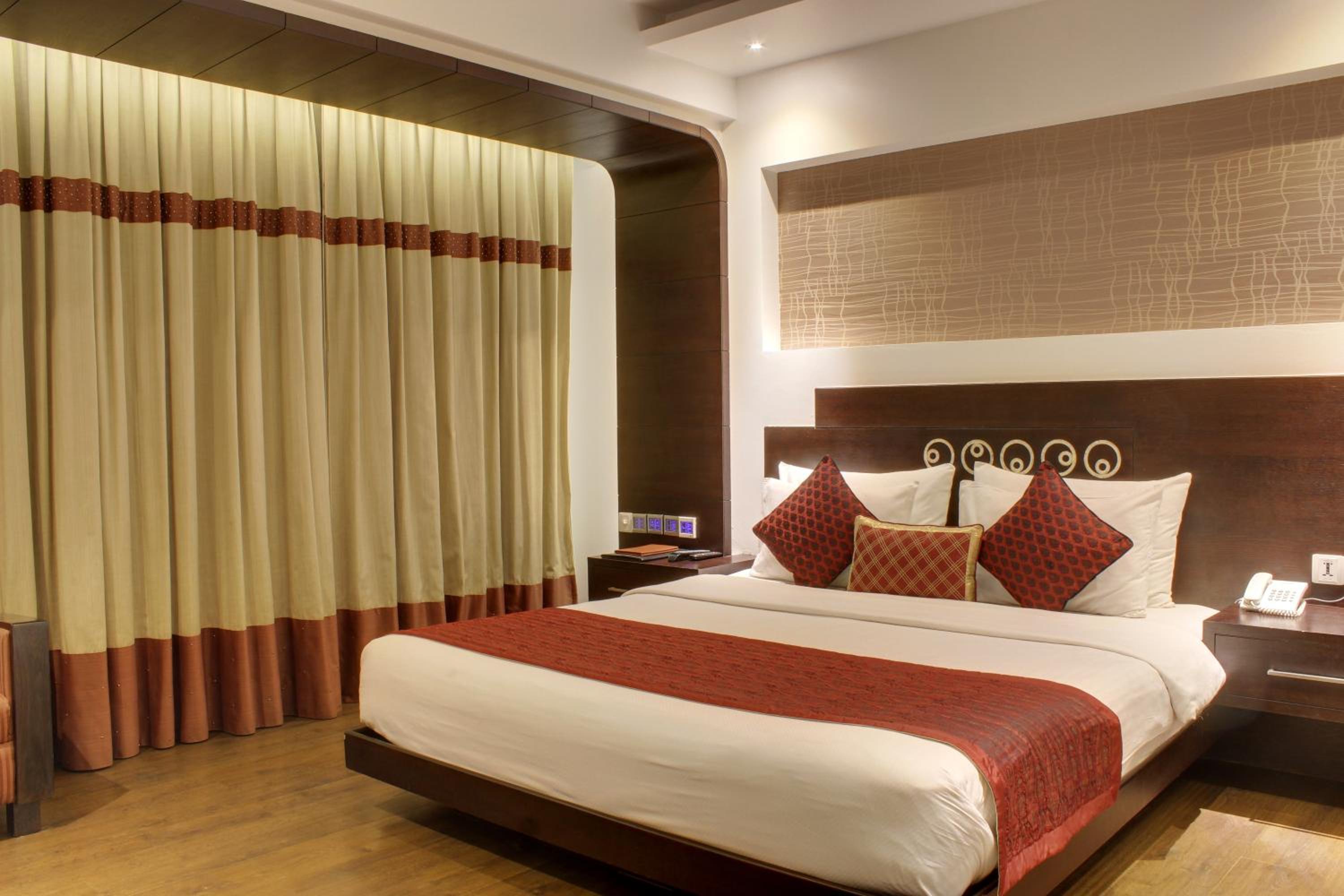 Premier Studio With Air-purifier, Window & Free Airport Pick-up photo 3