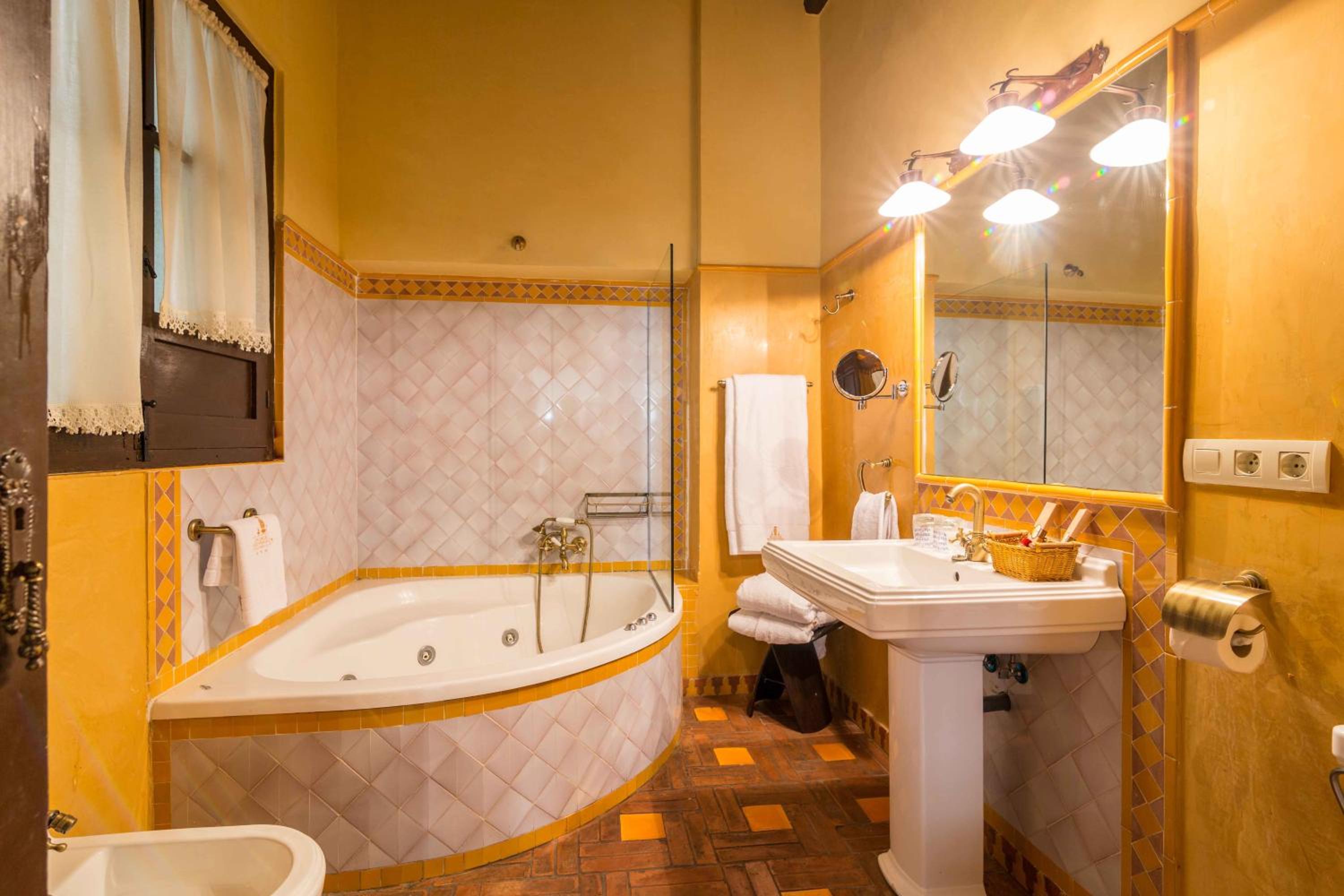 Junior Suite with Alhambra Views - Photo 11