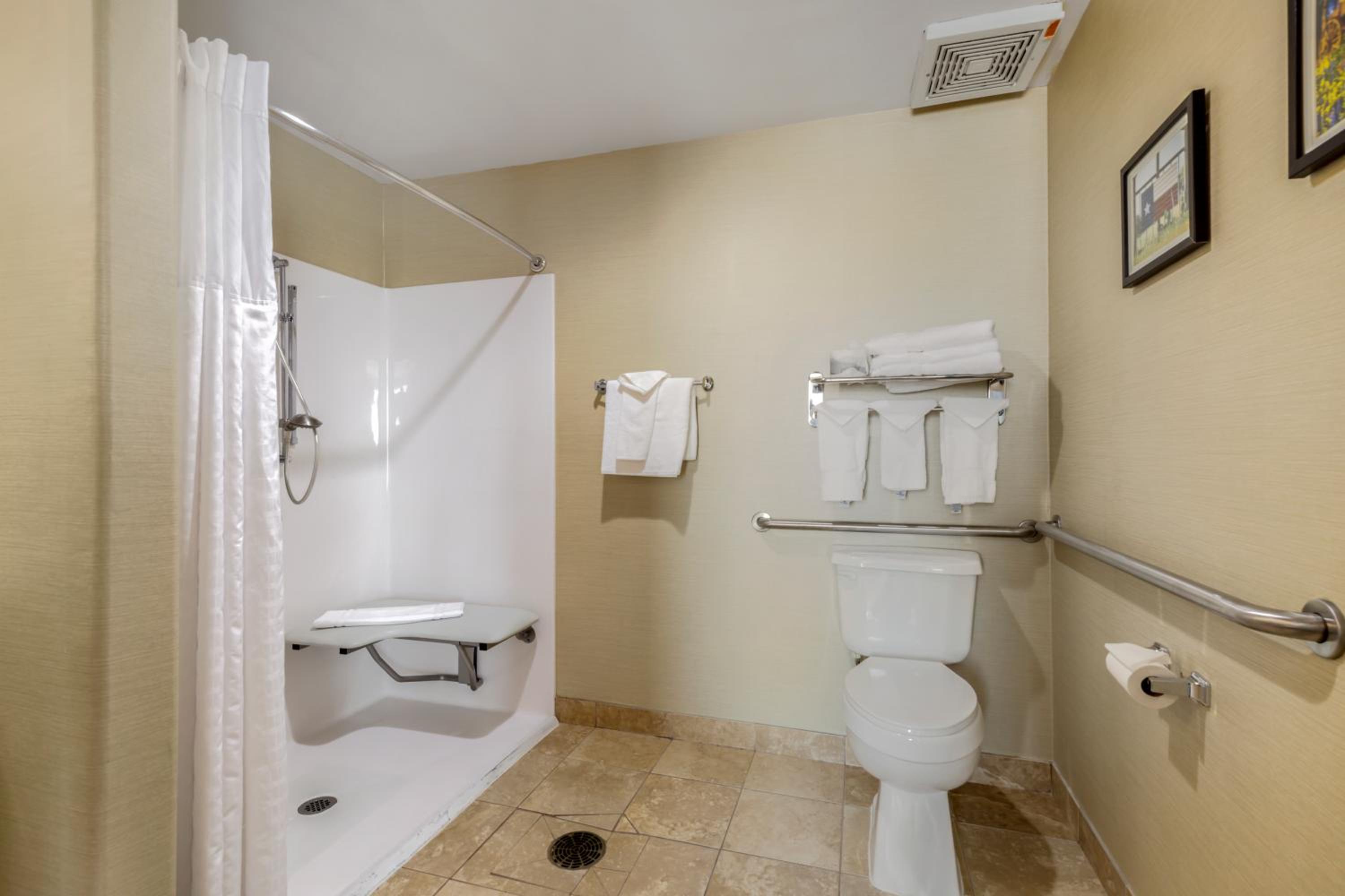 King Suite - Disability Access/Non-Smoking - Photo 2