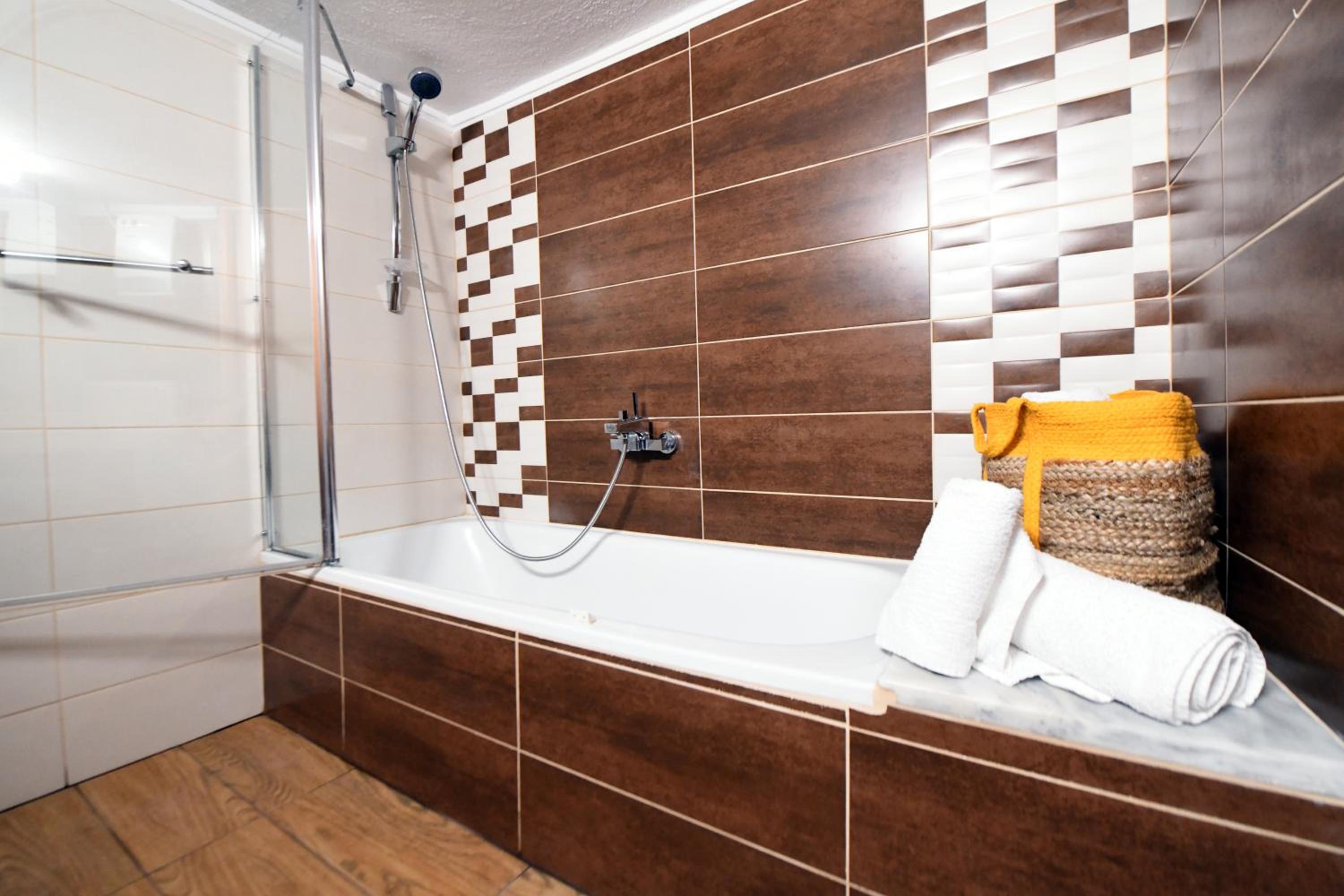 Three-Bedroom Apartment - Photo 13